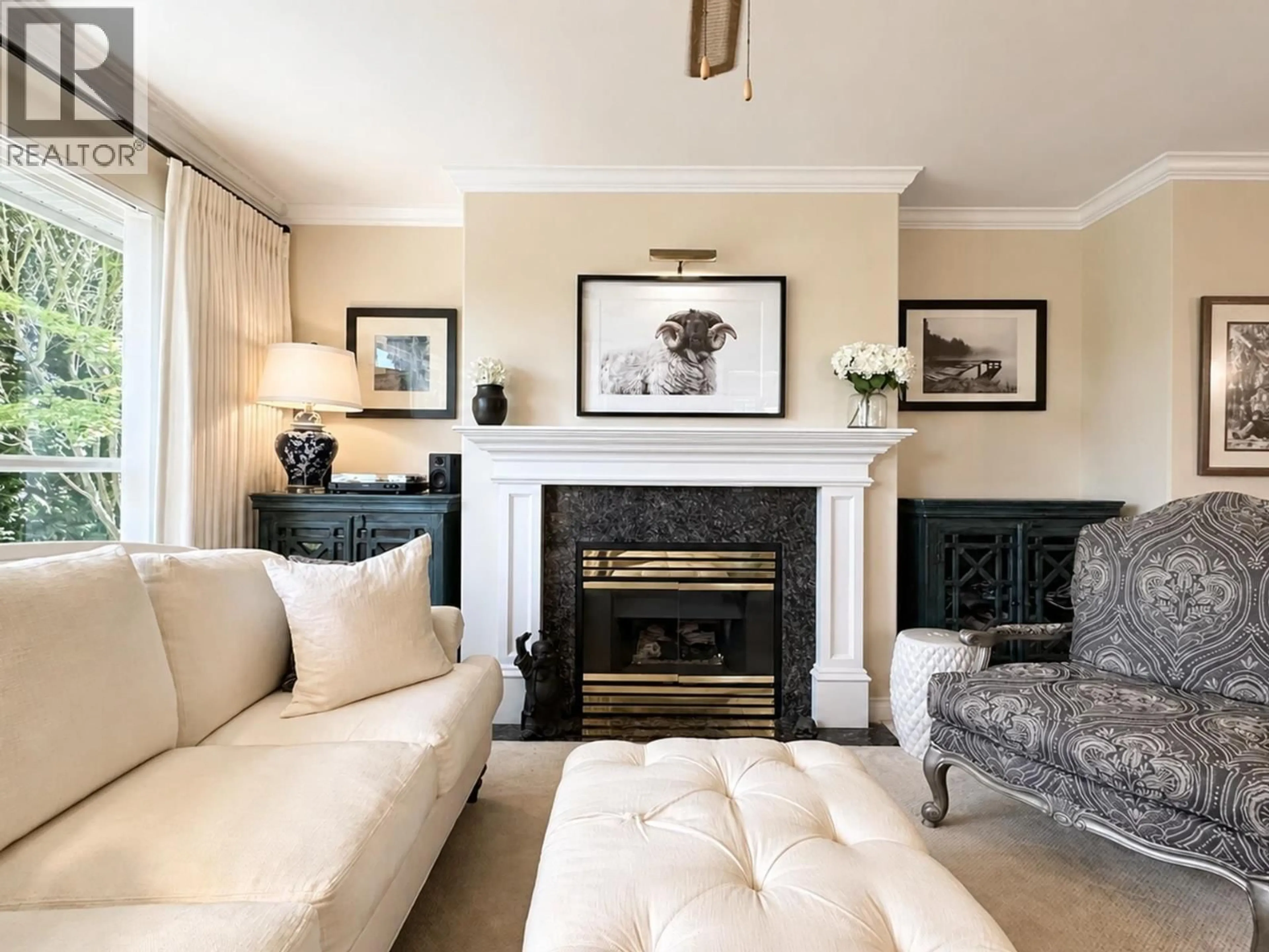 Living room with furniture, unknown for 204 - 1250 55 STREET, Delta British Columbia V4M3K3