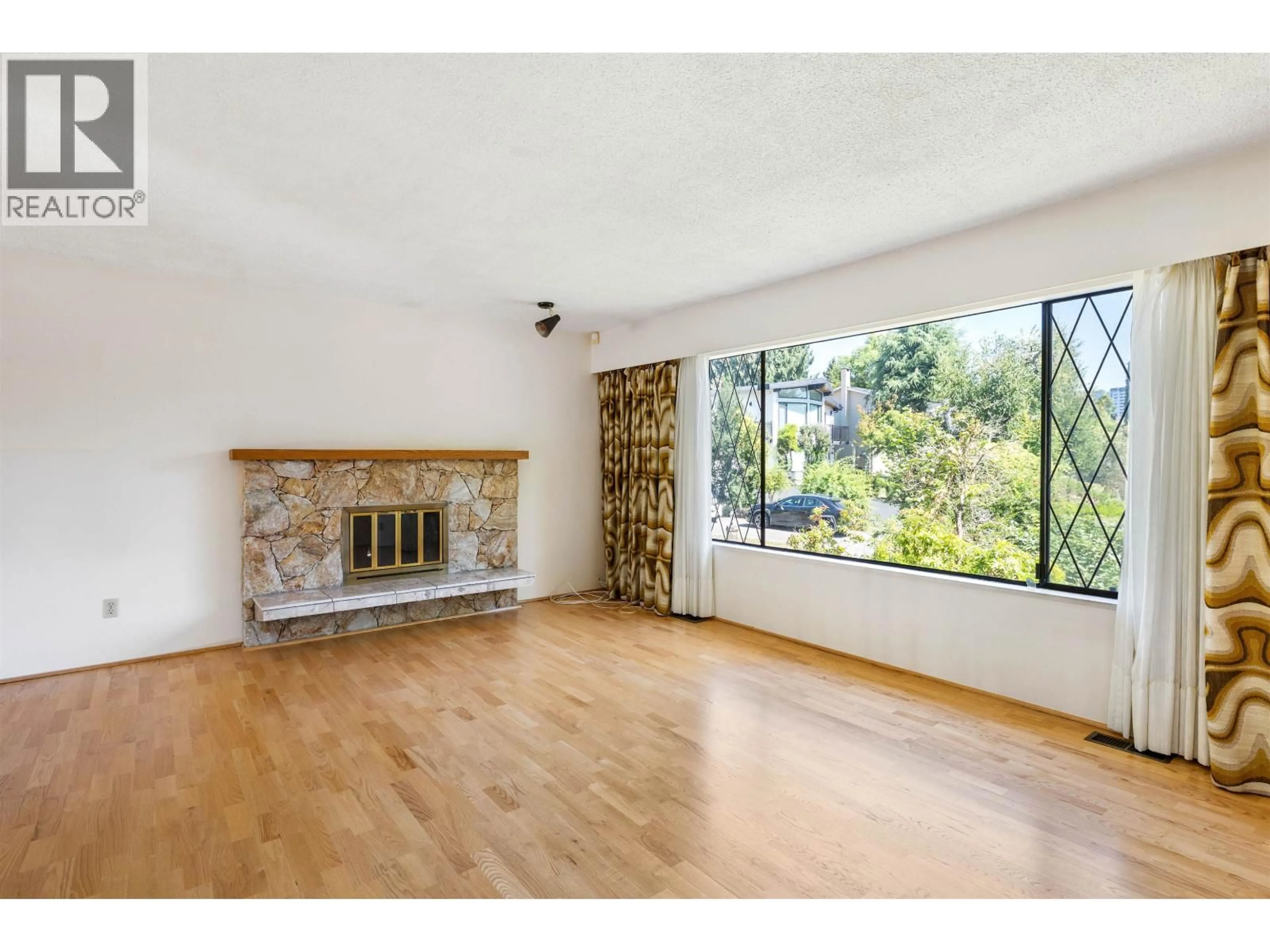 Unknown for 2019 PAULUS CRESCENT, Burnaby British Columbia V5A2M2
