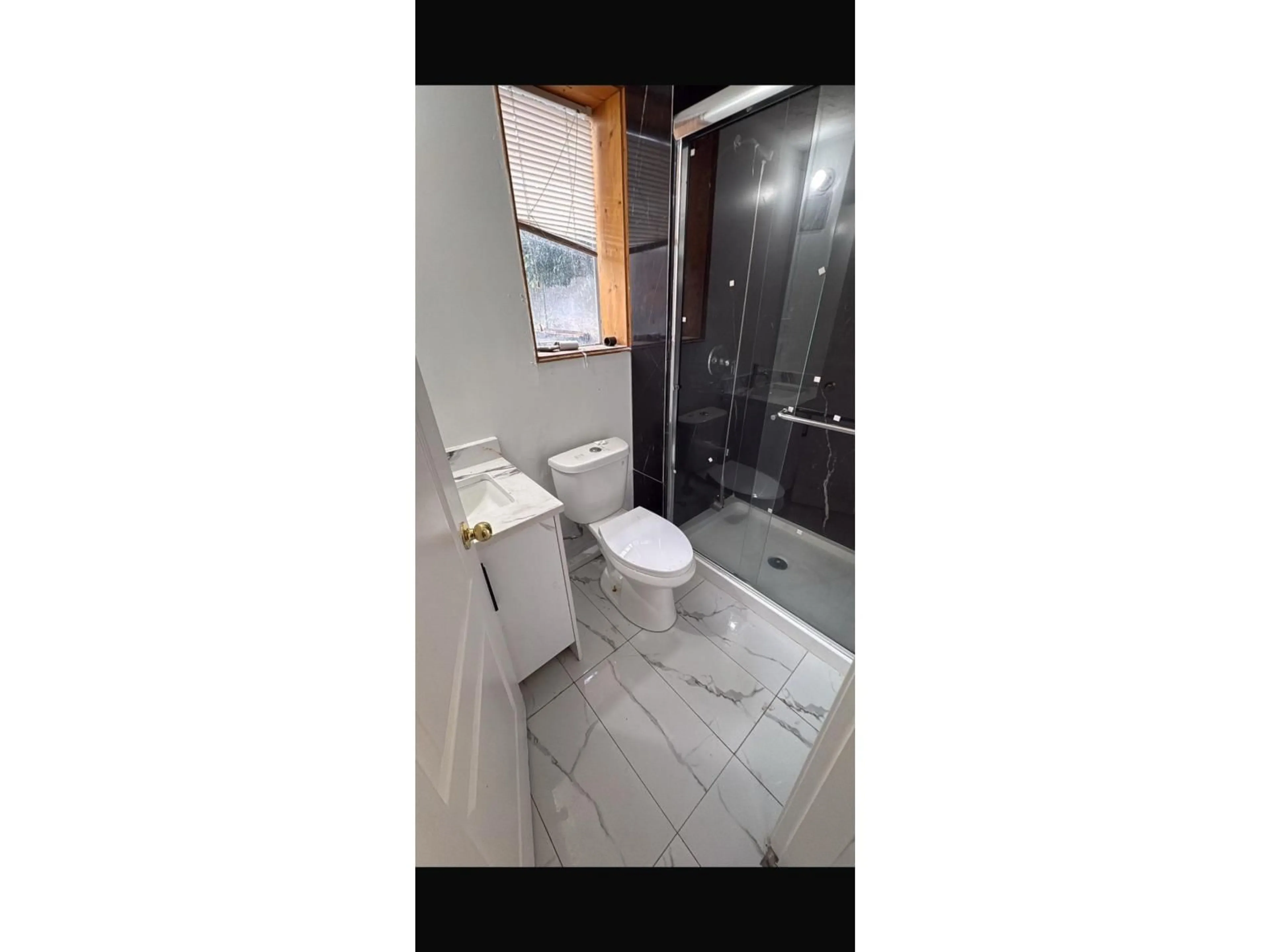 Standard bathroom, ceramic/tile floor for 15032 SWALLOW DRIVE, Surrey British Columbia V3R4X2