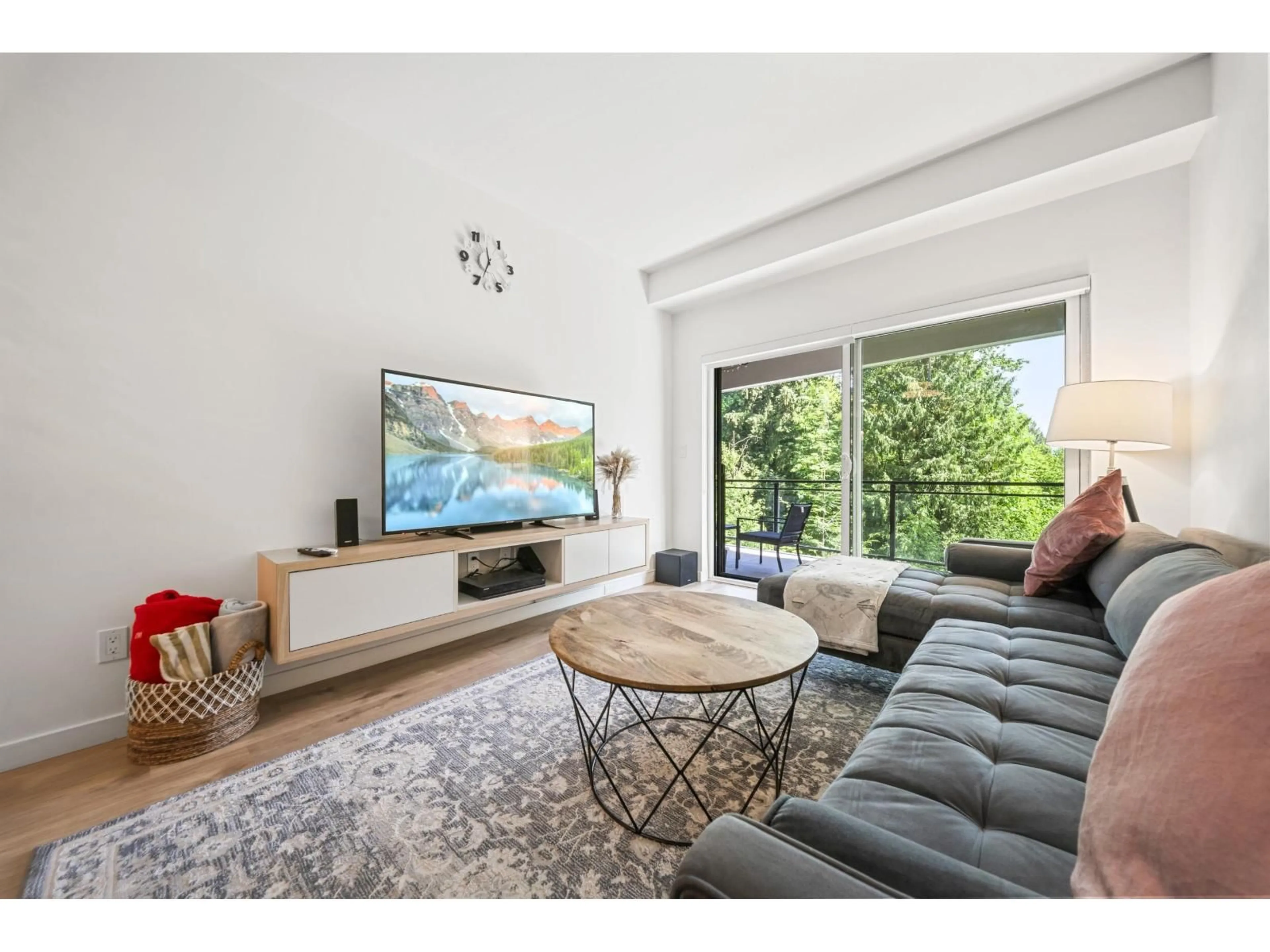 Living room with furniture, unknown for 204 - 3182 GLADWIN ROAD, Abbotsford British Columbia V2T0K8