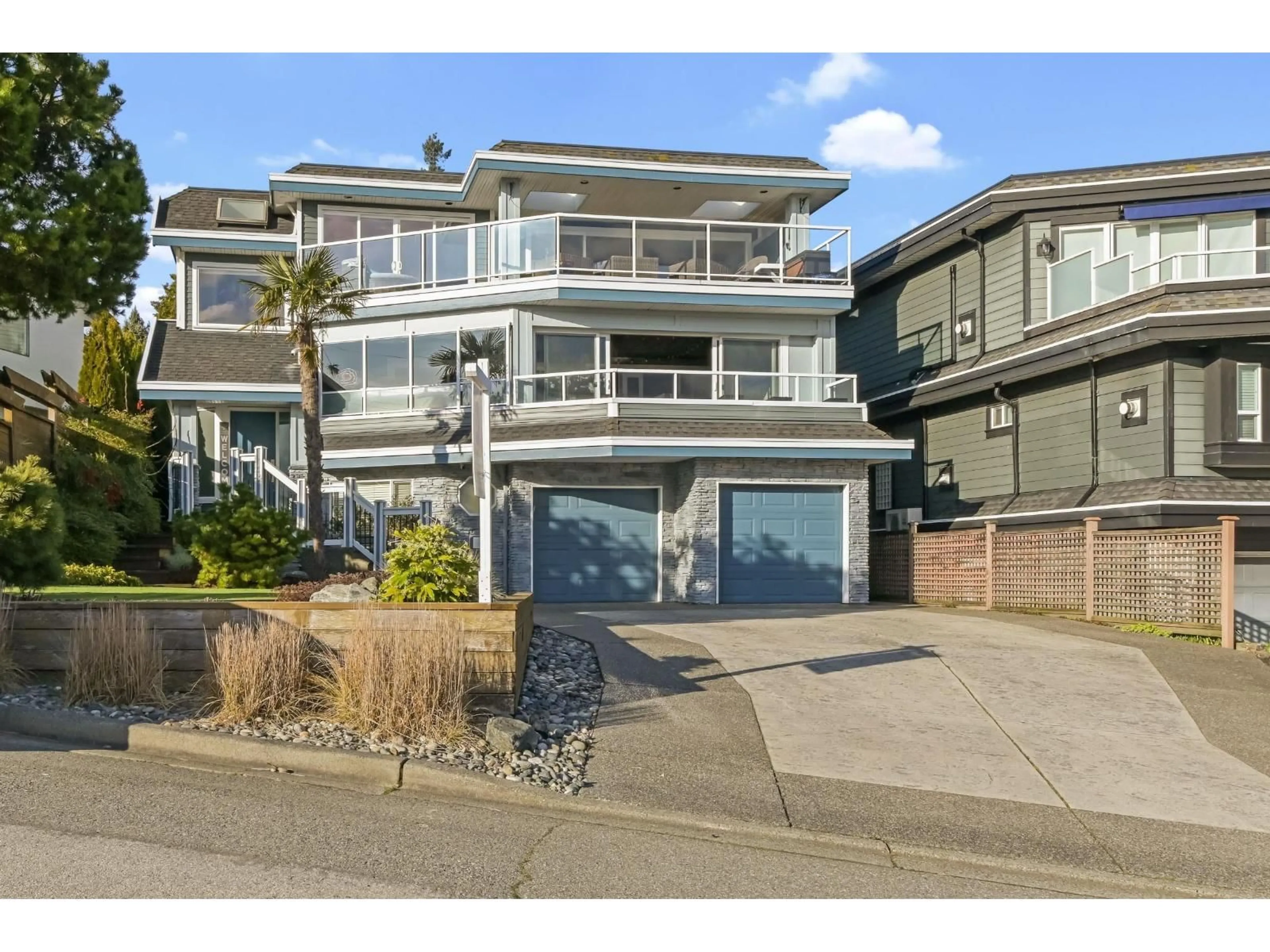 Unknown for 15587 SEMIAHMOO AVENUE, White Rock British Columbia V4B1V3