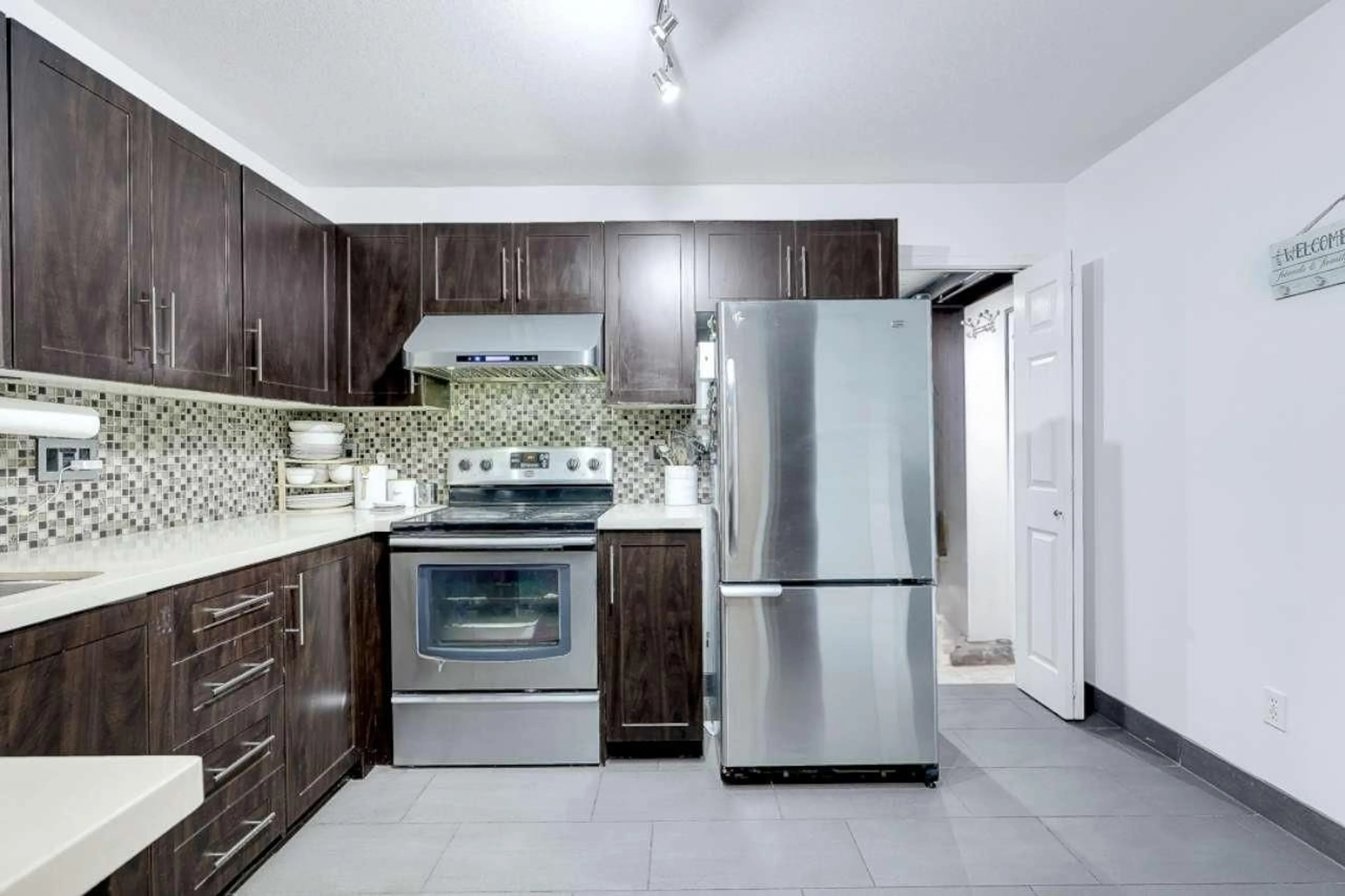 Standard kitchen, ceramic/tile floor for 103 - 12125 75A AVENUE, Surrey British Columbia V3W1B9