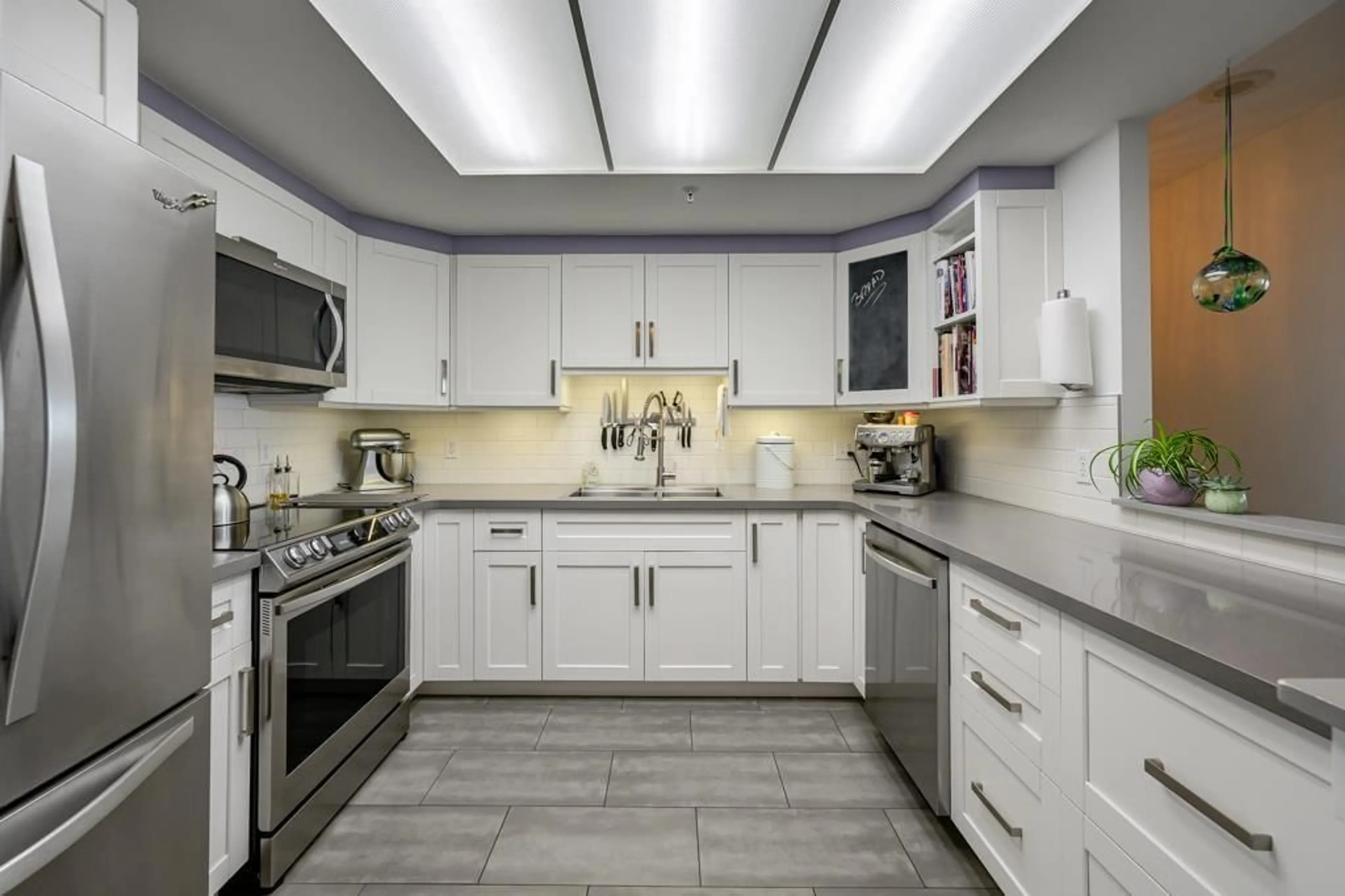 Unknown for 1503 - 13353 108 AVENUE, Surrey British Columbia V3T5T5