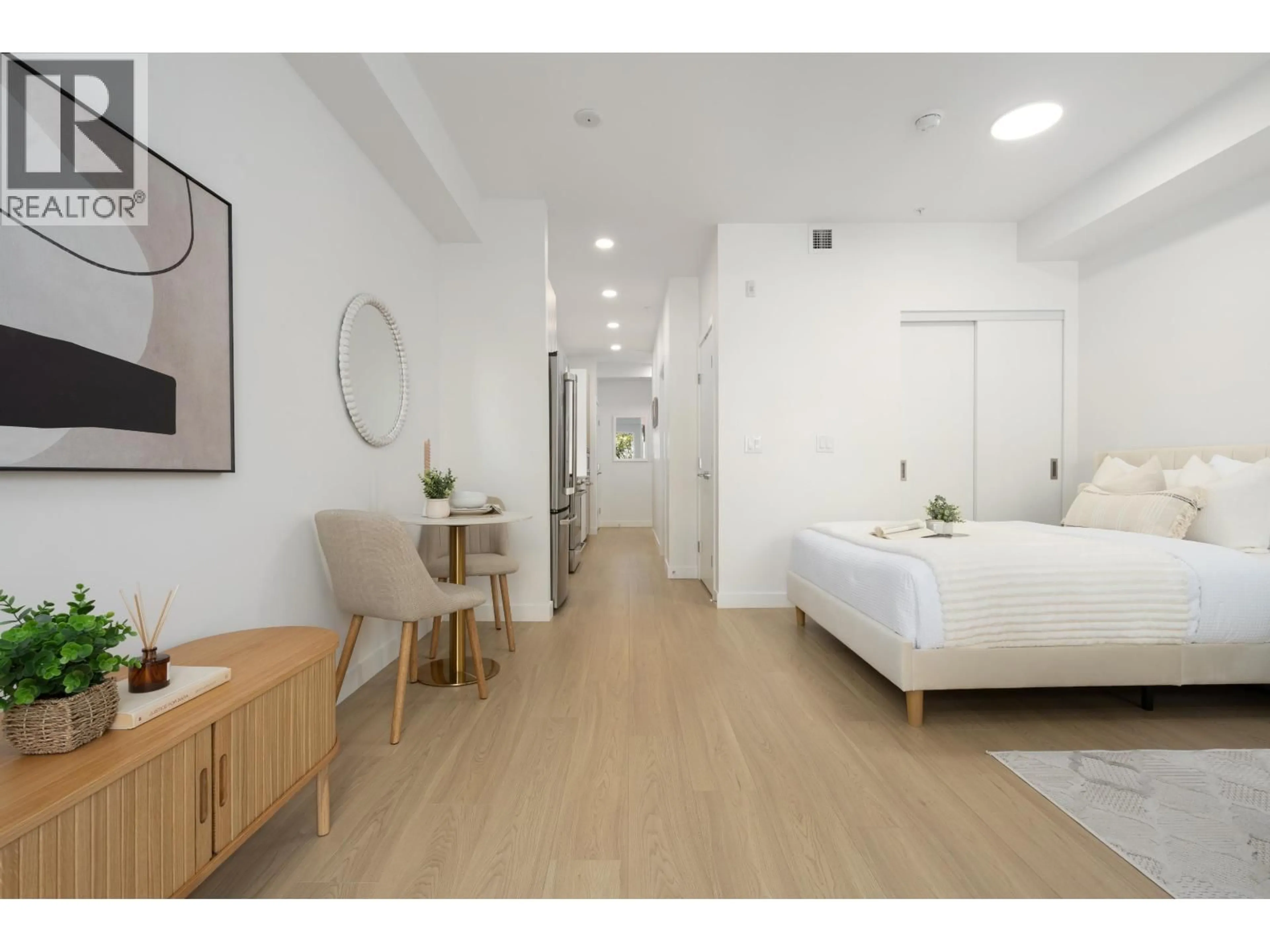 A pic of a room for 306 - 2450 GARDEN DRIVE, Vancouver British Columbia V5N0K1