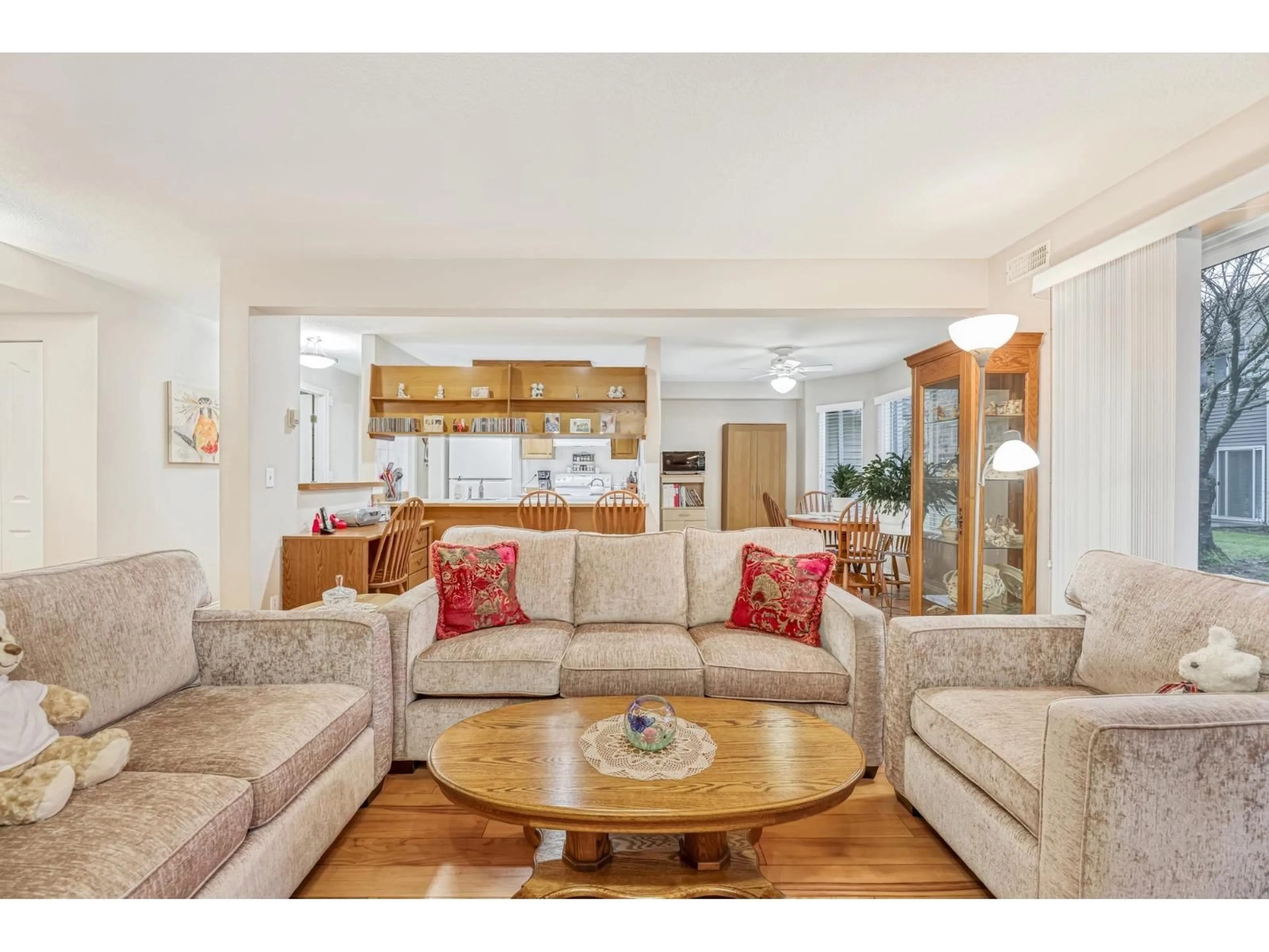 Living room with furniture, unknown for 502 - 8972 FLEETWOOD WAY, Surrey British Columbia V3R0T5