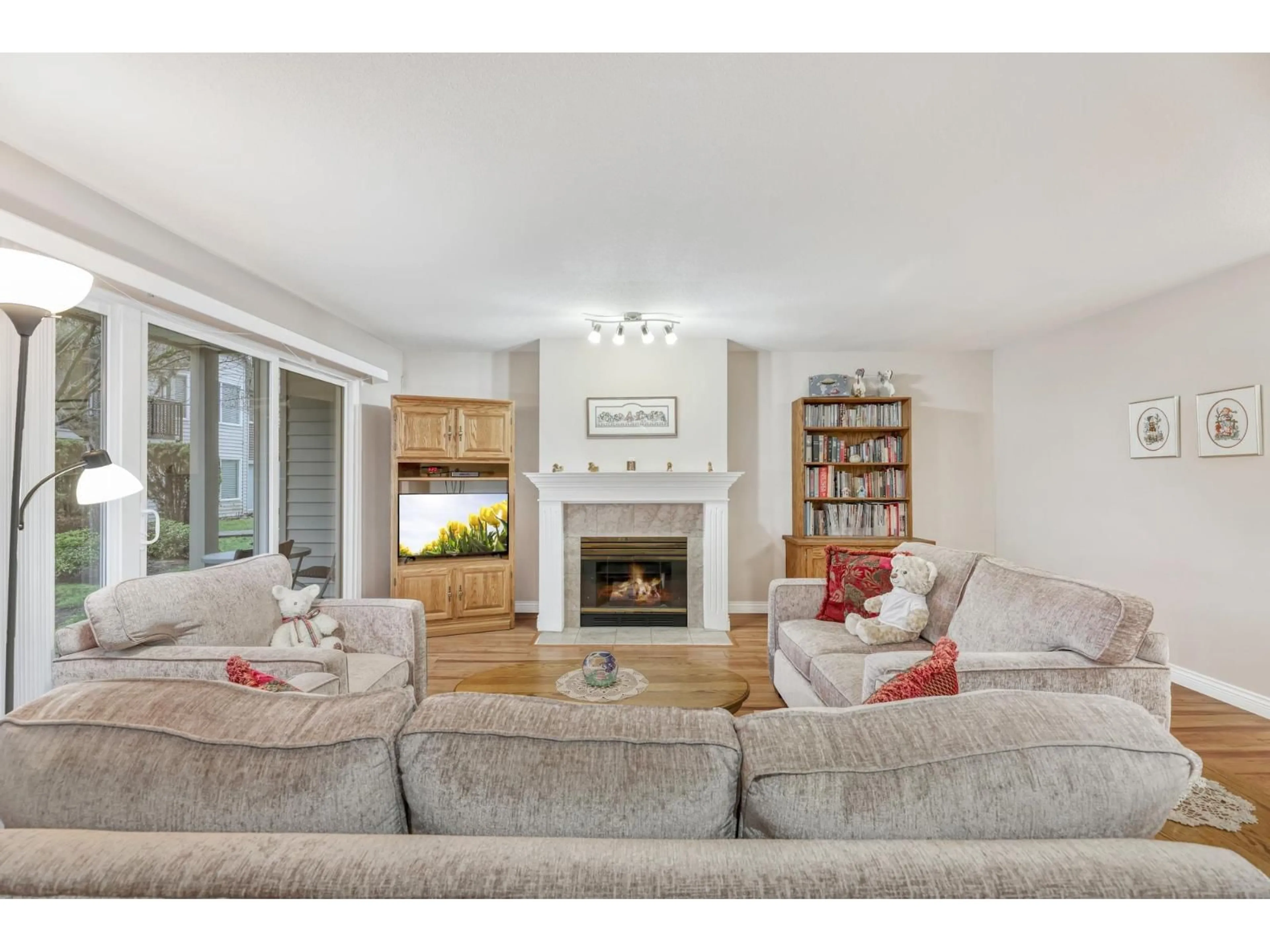 Living room with furniture, unknown for 502 - 8972 FLEETWOOD WAY, Surrey British Columbia V3R0T5
