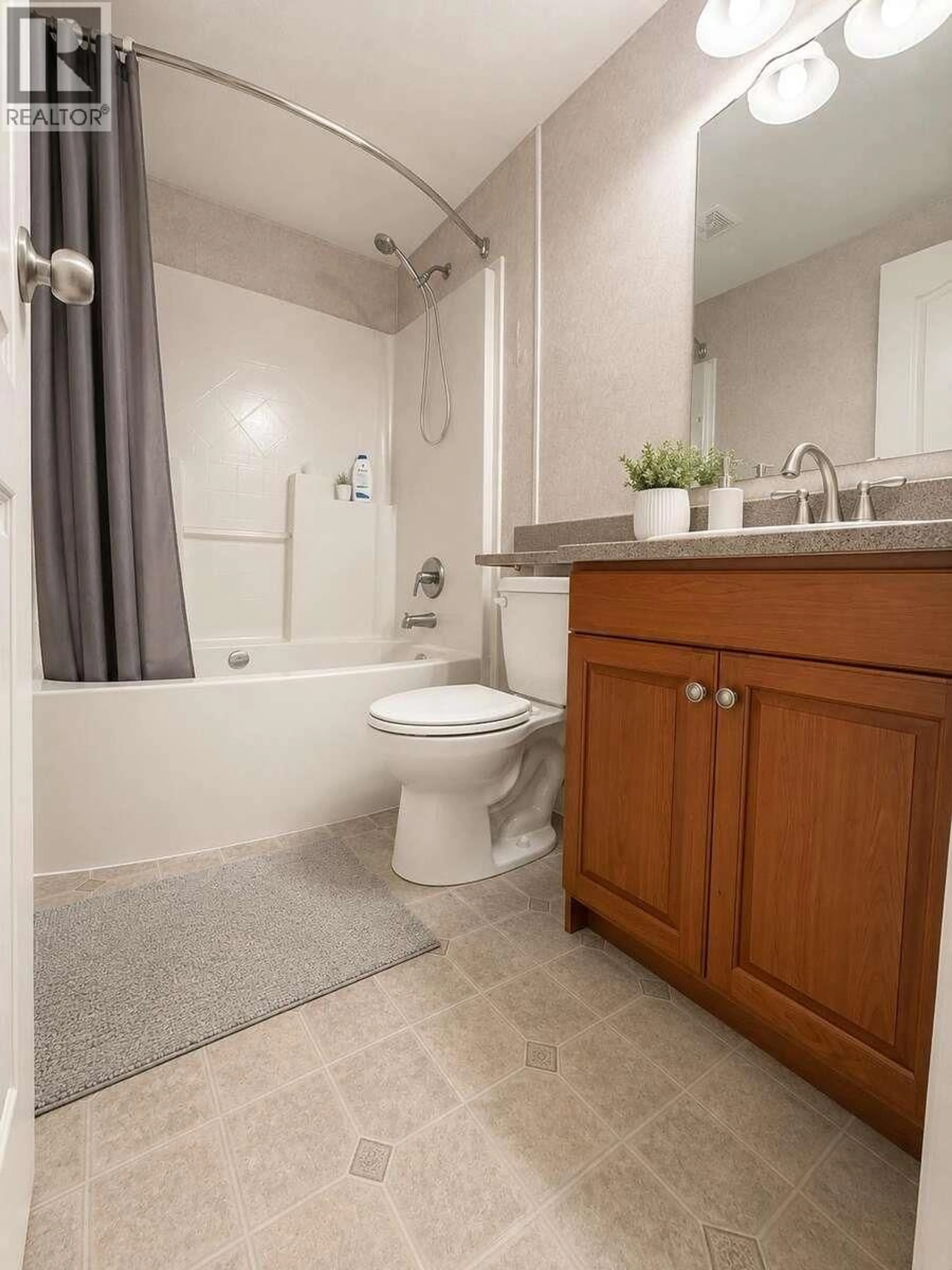 Standard bathroom, unknown for 15 - 7668 SUNSHINE COAST HIGHWAY, Halfmoon Bay British Columbia V7Z1H3