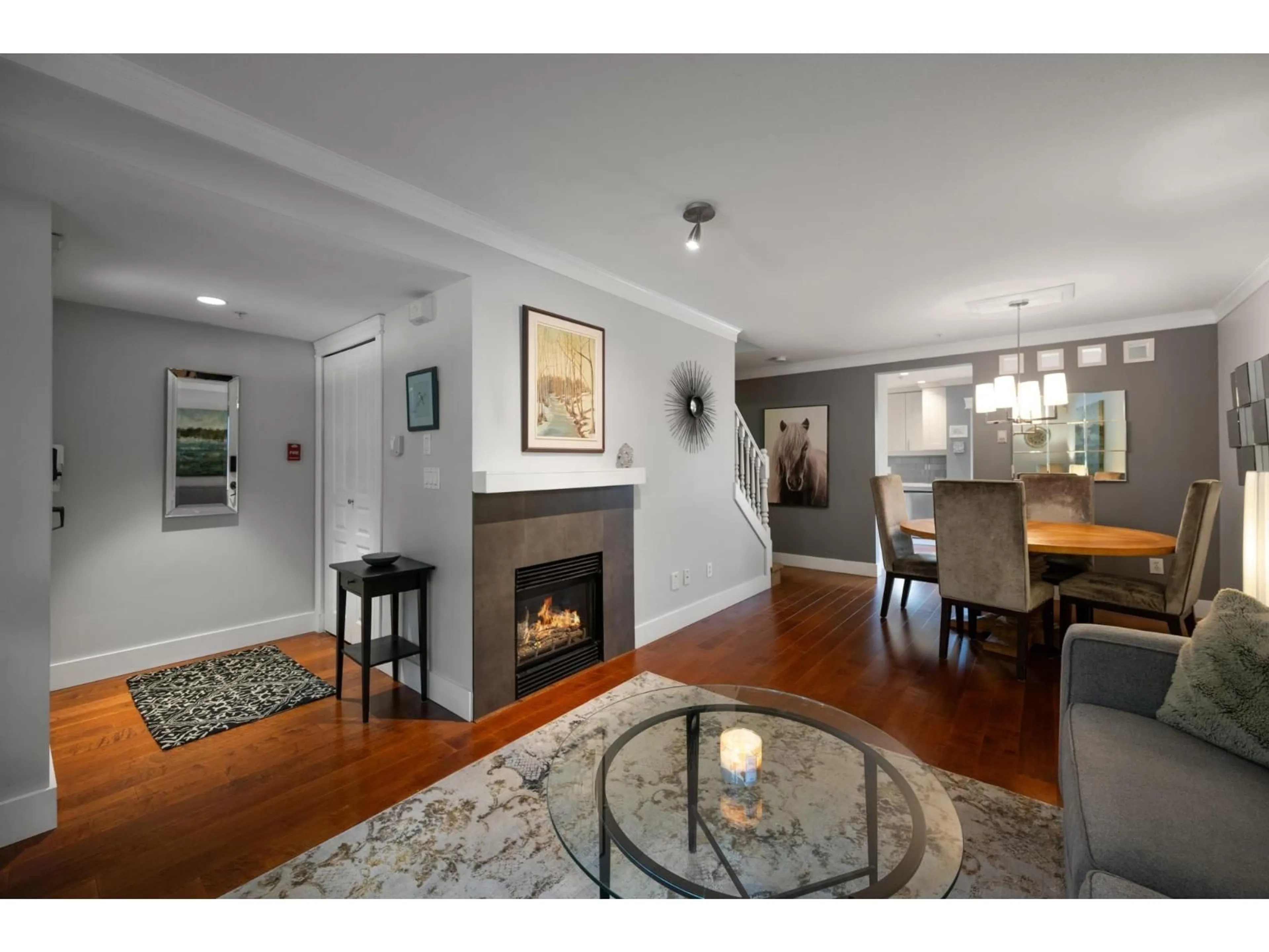 Living room with furniture, wood/laminate floor for 11 - 15432 16A AVENUE, Surrey British Columbia V4A1T3