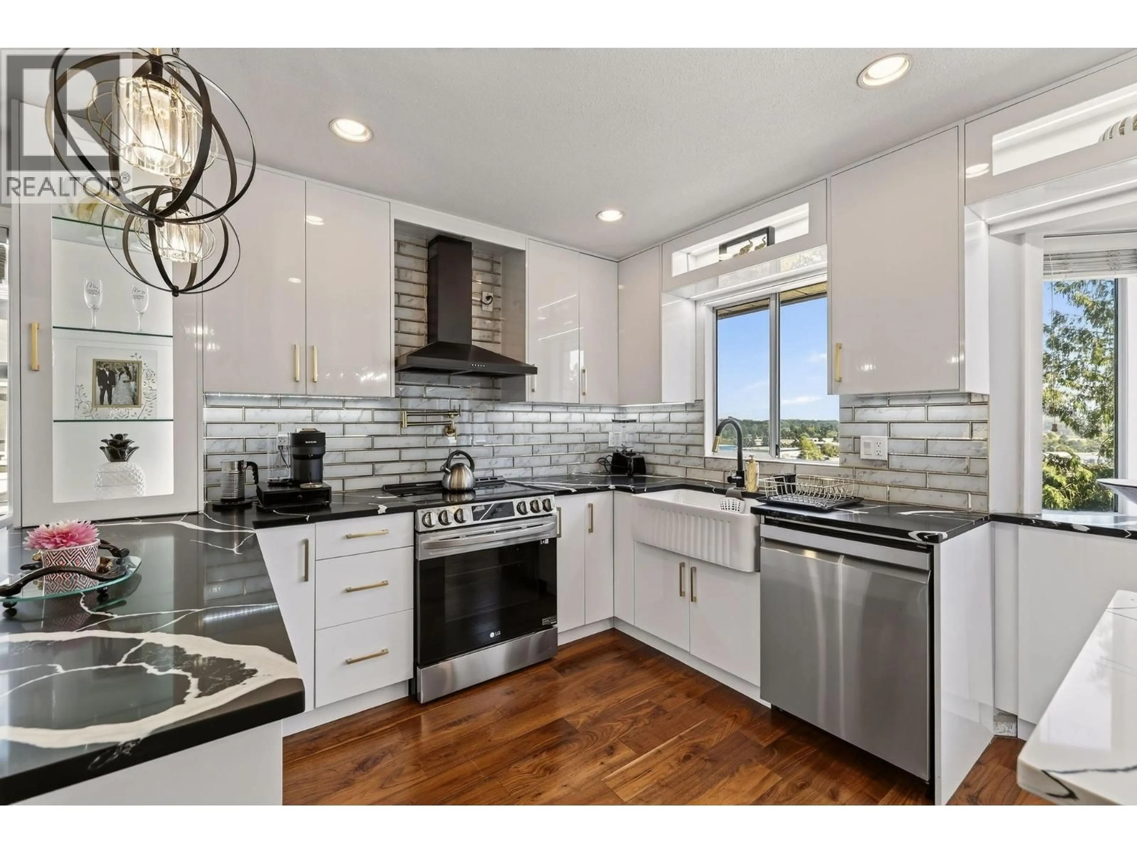 Contemporary kitchen, ceramic/tile floor for 187 WARRICK STREET, Coquitlam British Columbia V3K6C1