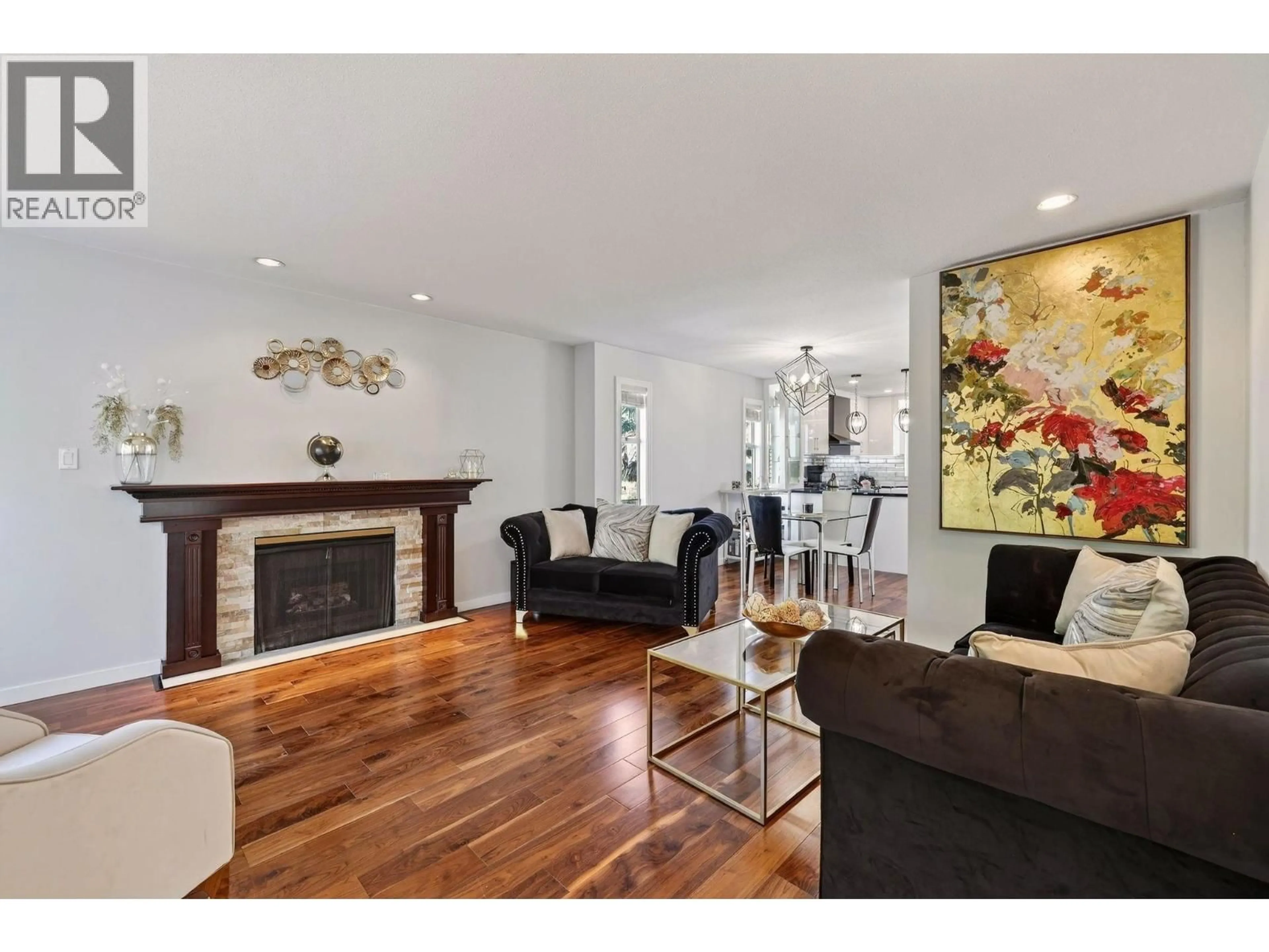 Living room with furniture, wood/laminate floor for 187 WARRICK STREET, Coquitlam British Columbia V3K6C1