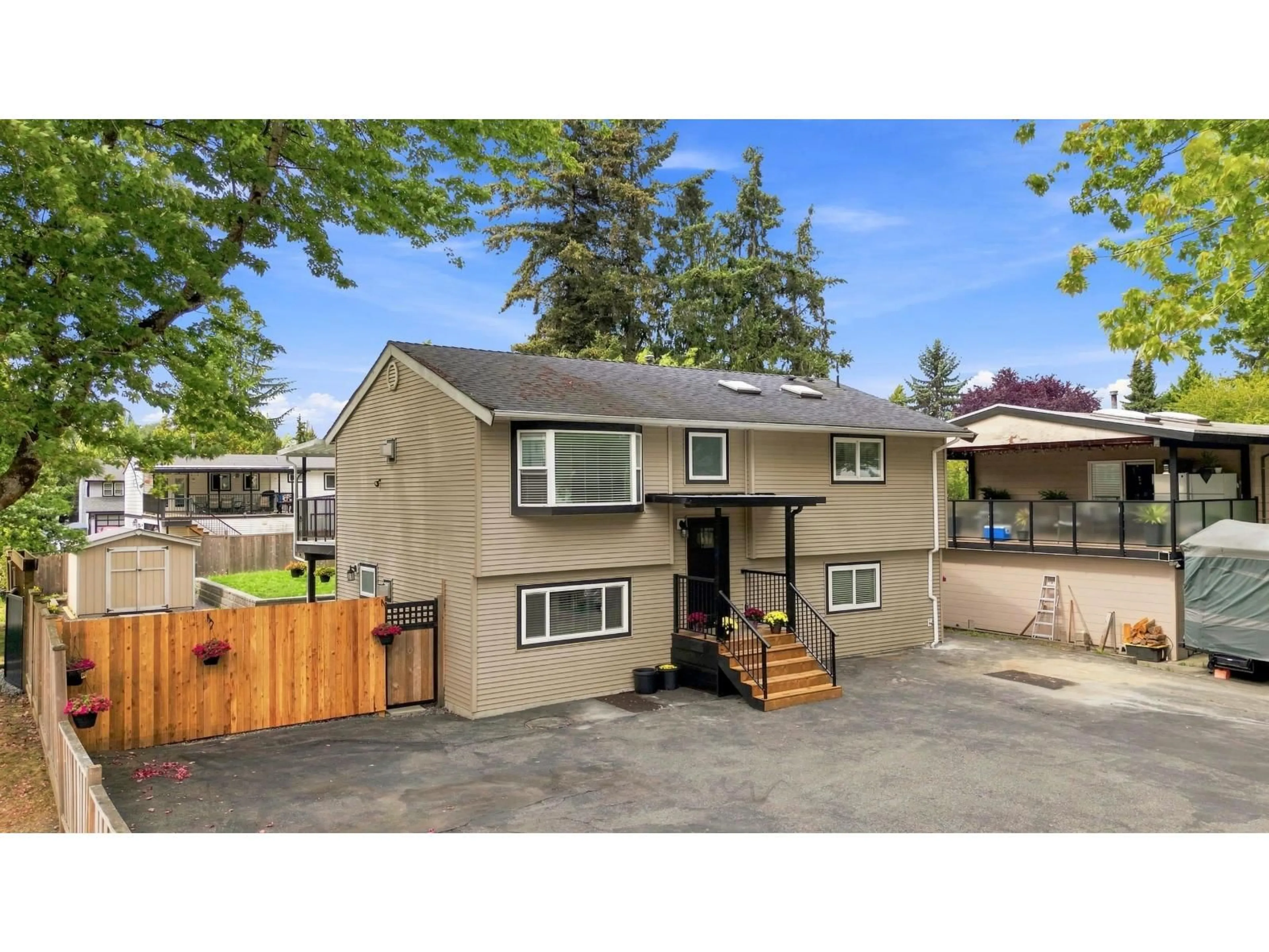 Home with vinyl exterior material, street for 6285 173A STREET, Surrey British Columbia V3S5J8