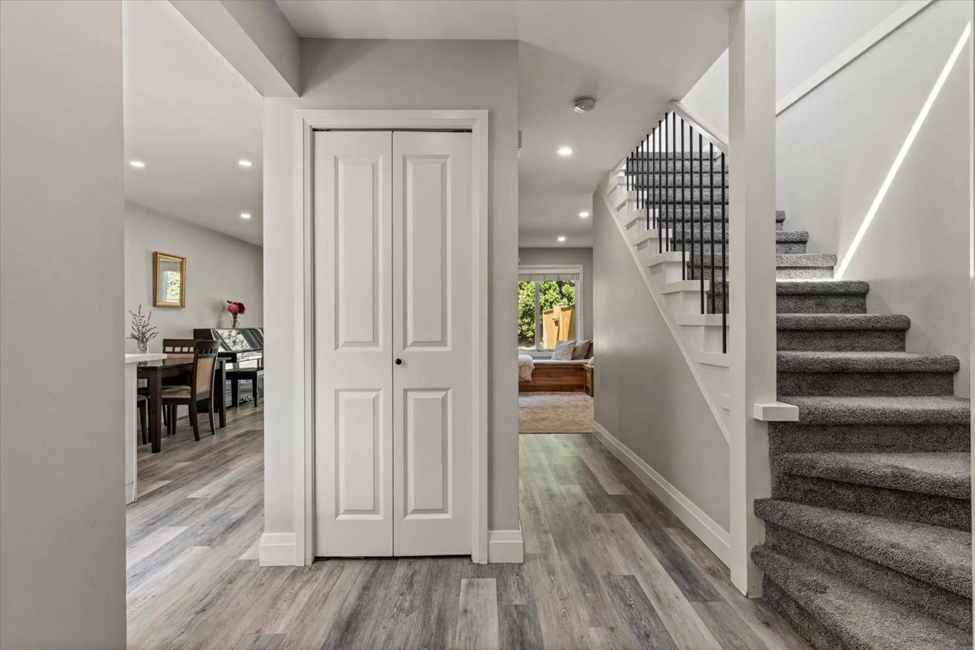 Indoor entryway for 7 - 45927 LEWIS AVENUE, Chilliwack British Columbia V2P3C3