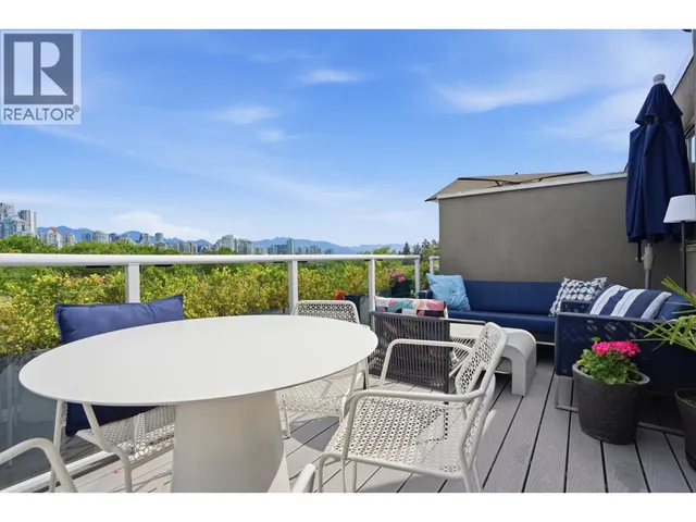 2224 SPRUCE STREET, Vancouver 2