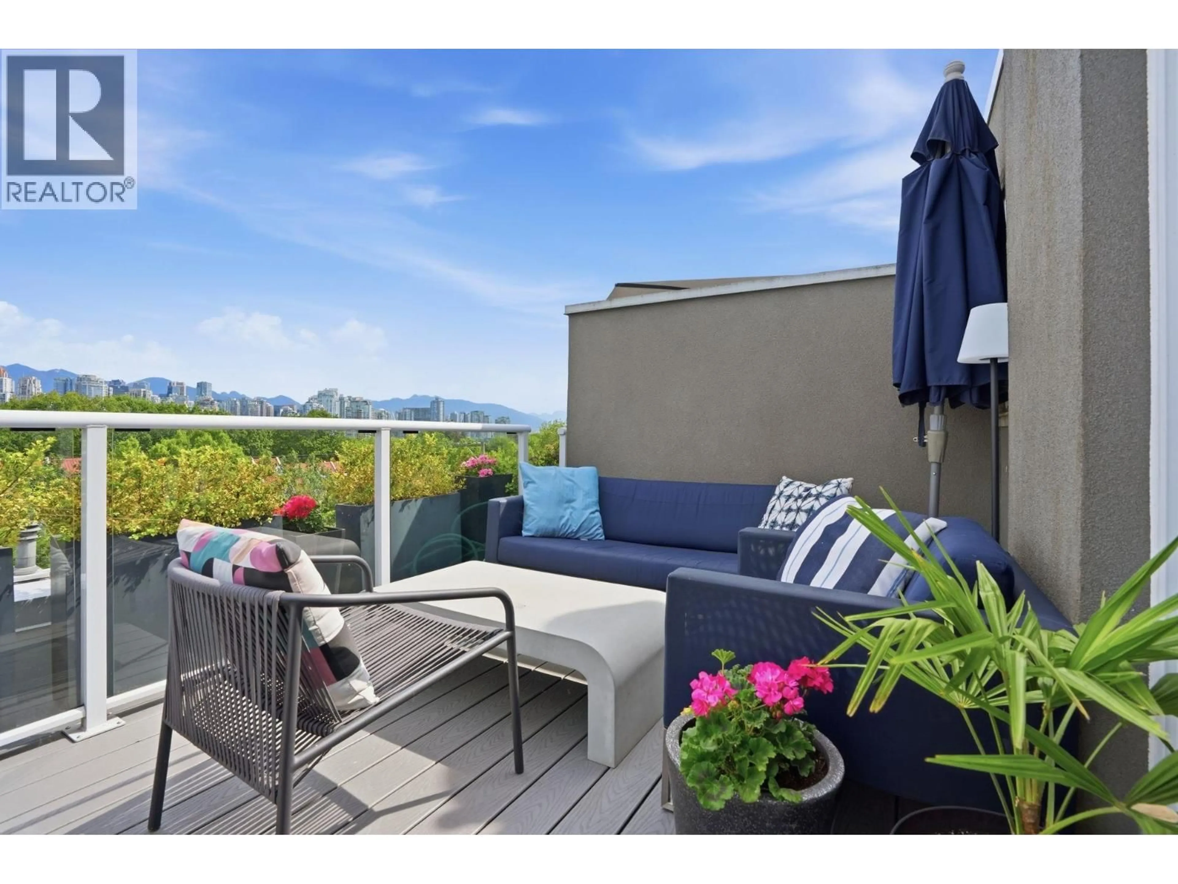 Patio, water/lake/river/ocean view for 2224 SPRUCE STREET, Vancouver British Columbia V6H2P3