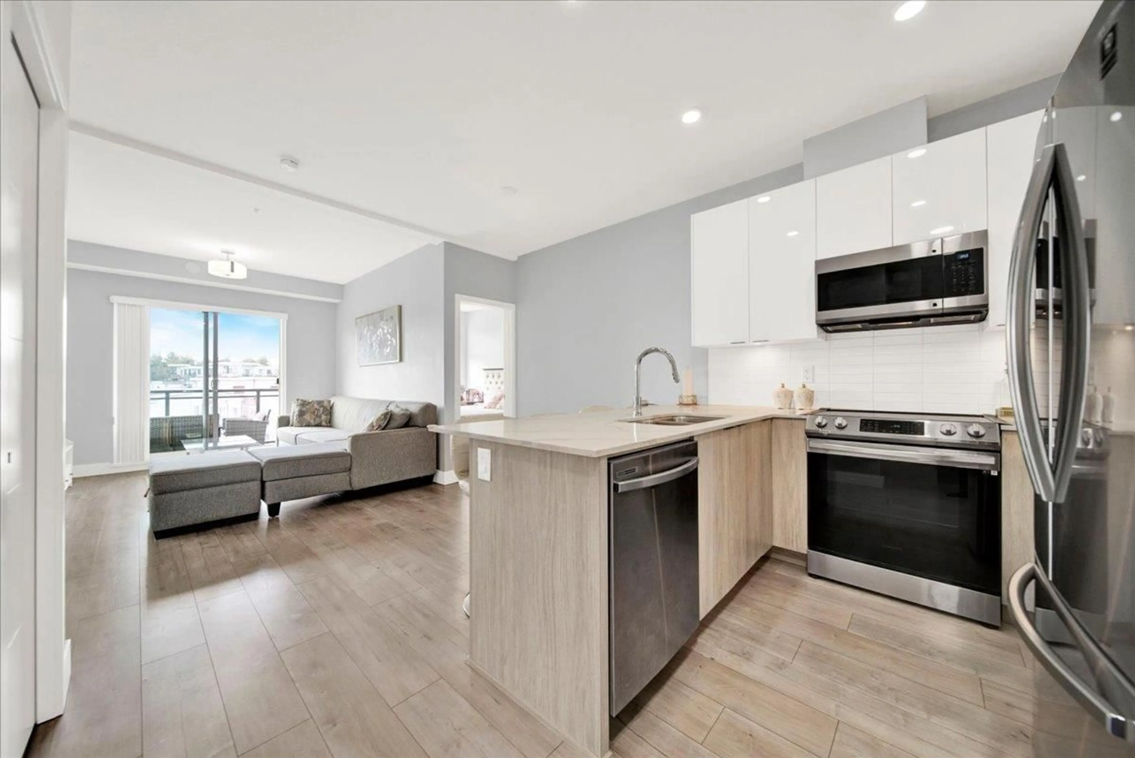 Open concept kitchen, unknown for 420 - 5486 199A STREET, Langley British Columbia V3A0N6
