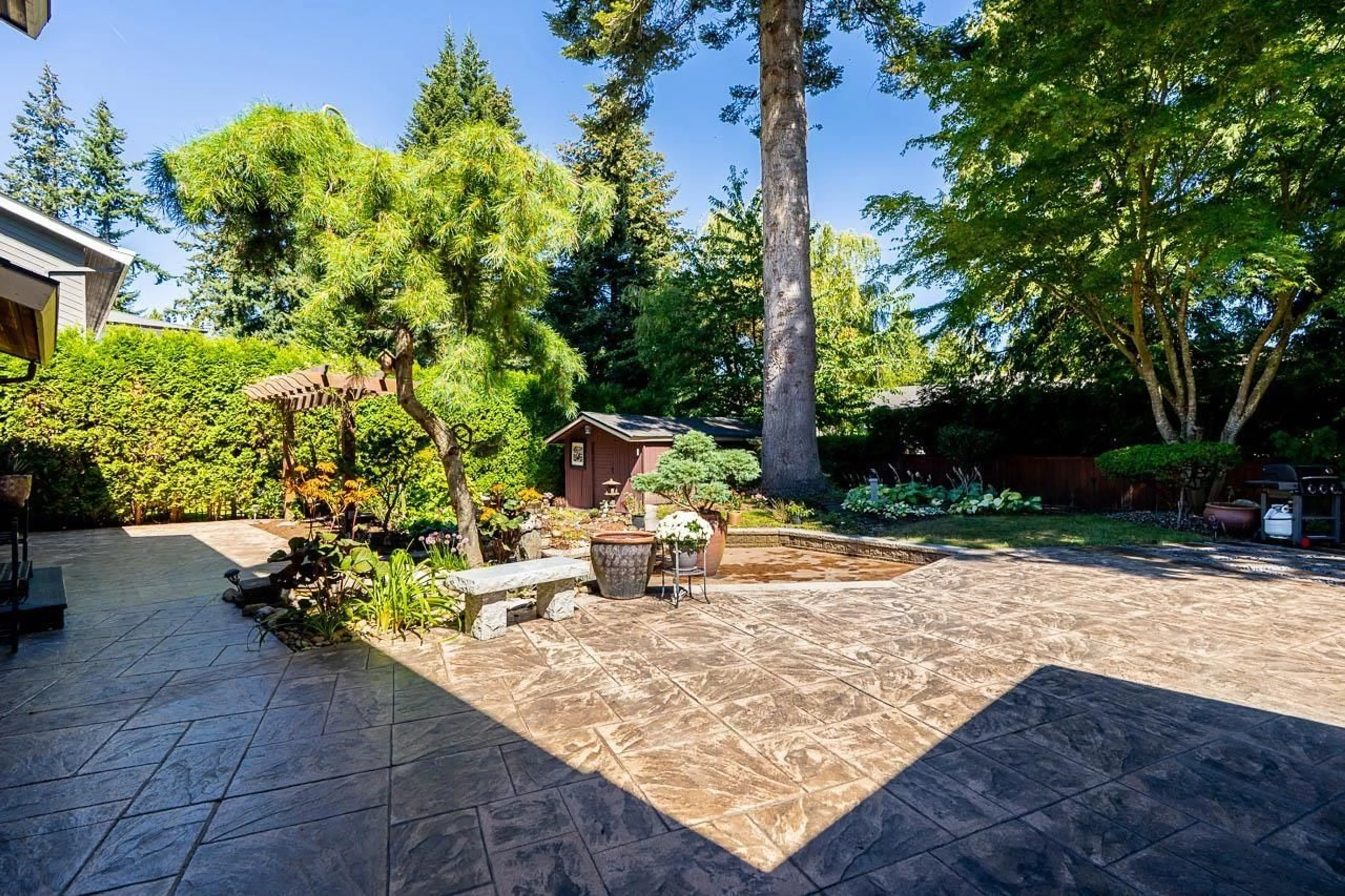 Patio, street for 2360 CHRISTOPHERSON ROAD, Surrey British Columbia V4A3L4