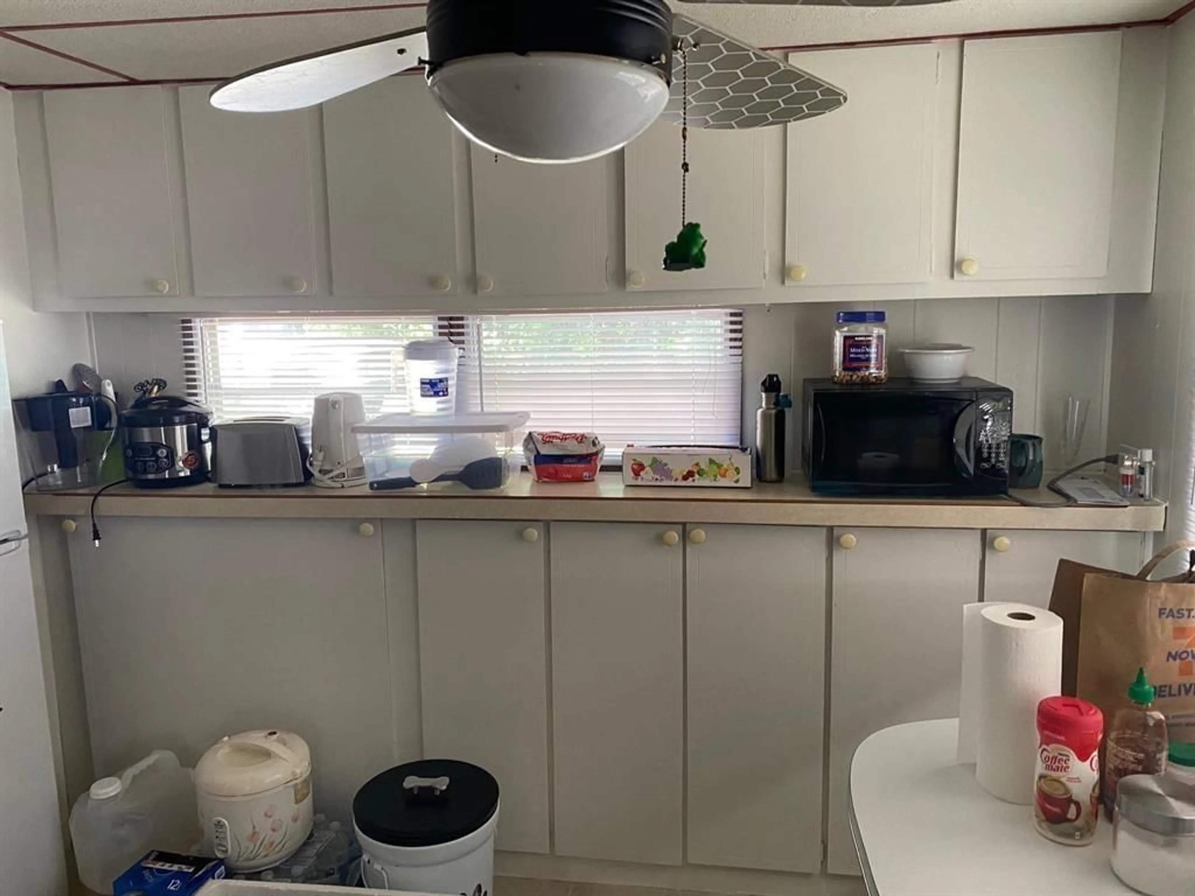 Standard kitchen, unknown for 31 - 8266 KING GEORGE BOULEVARD, Surrey British Columbia V3W6E1