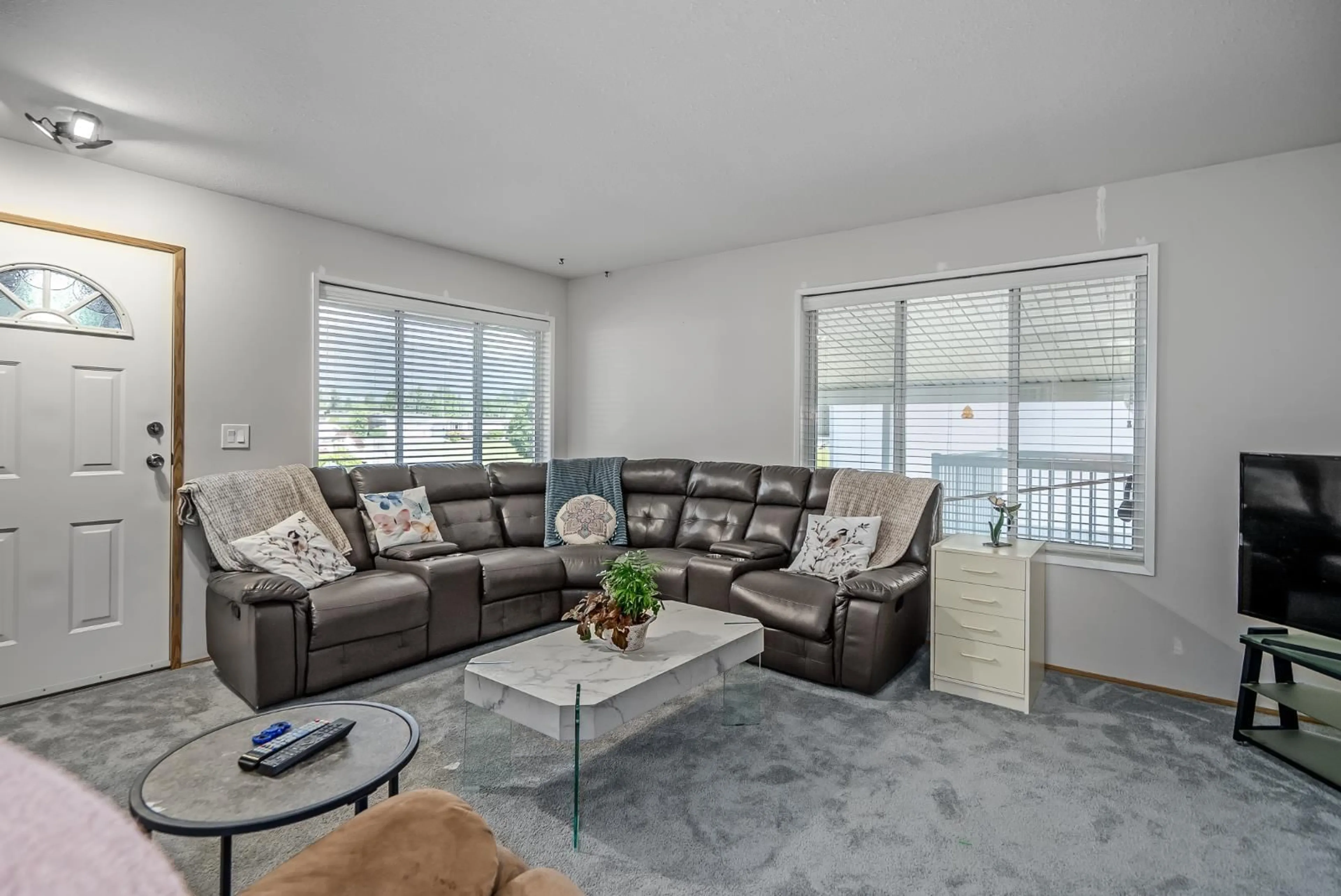 Living room with furniture, unknown for 97 - 9055 ASHWELL ROAD, Chilliwack British Columbia V2P7S6