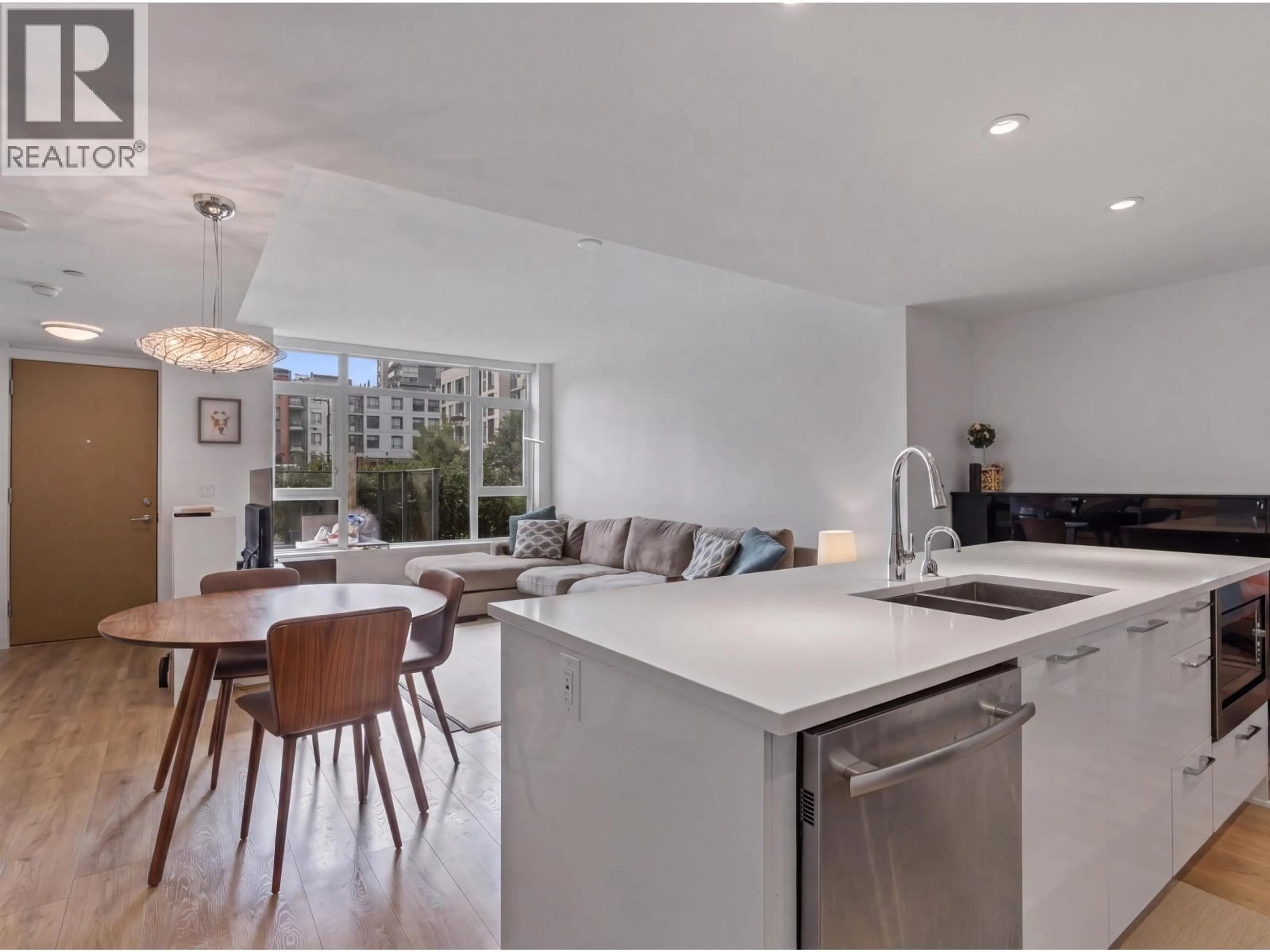 Open concept kitchen, unknown for TH112 - 3565 SAWMILL CRESCENT, Vancouver British Columbia V5S0E2
