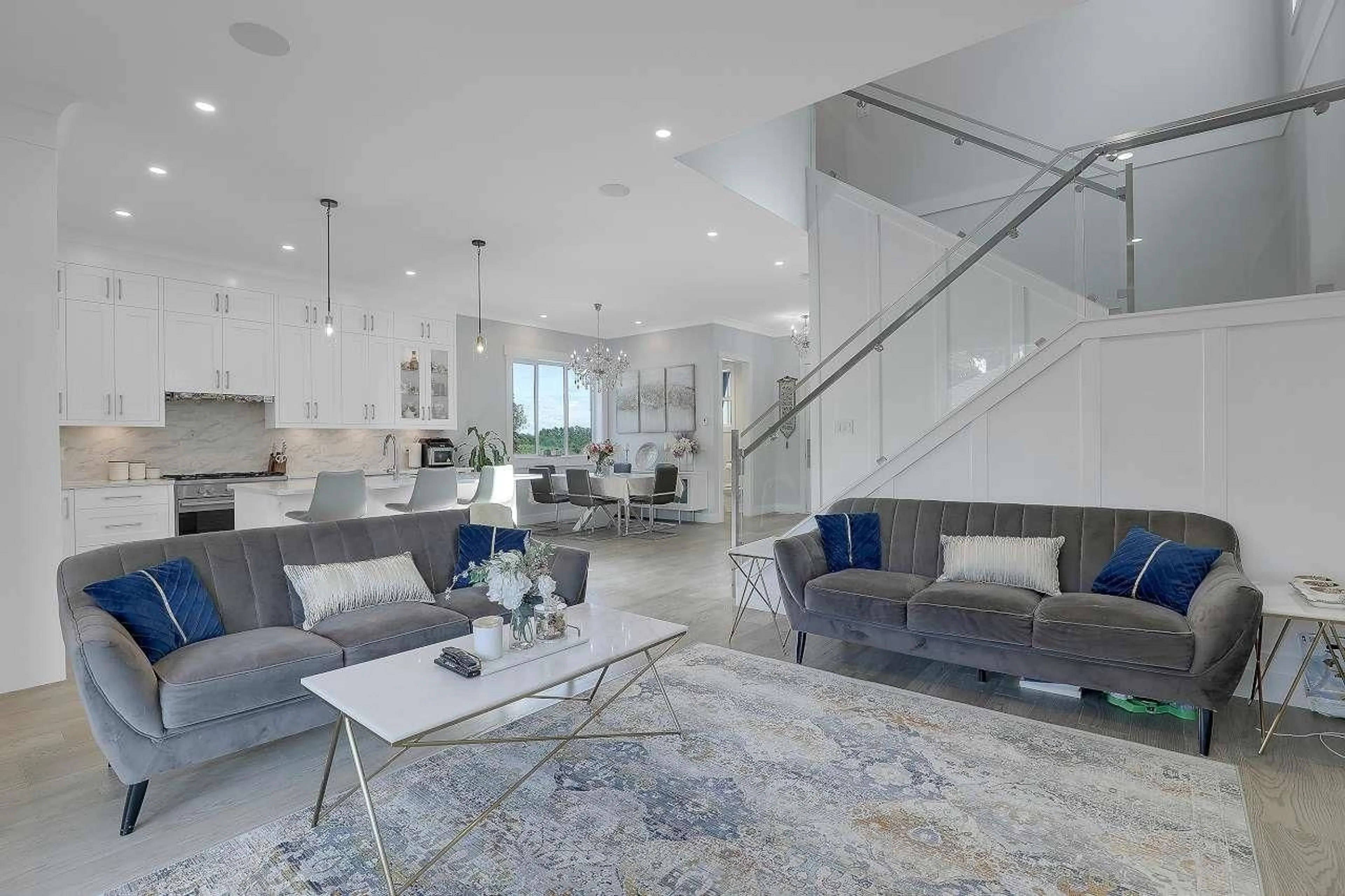 Living room with furniture, unknown for 15785 CRANLEY DRIVE, Surrey British Columbia V4A5C3