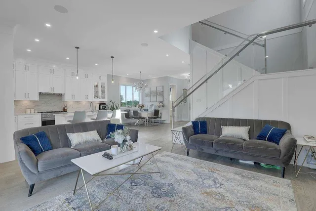 15785 CRANLEY DRIVE, Surrey 2