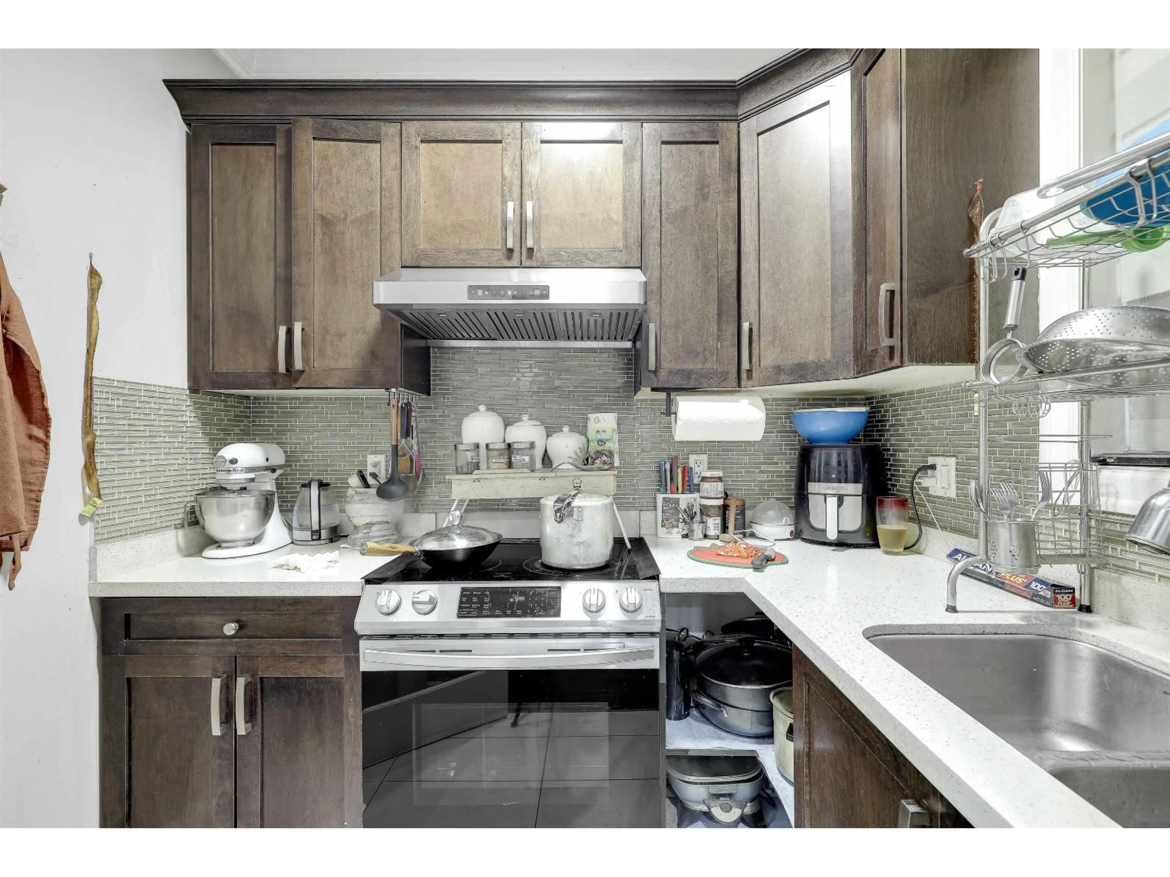 Standard kitchen, ceramic/tile floor for 14866 62A AVENUE, Surrey British Columbia V3S2W9