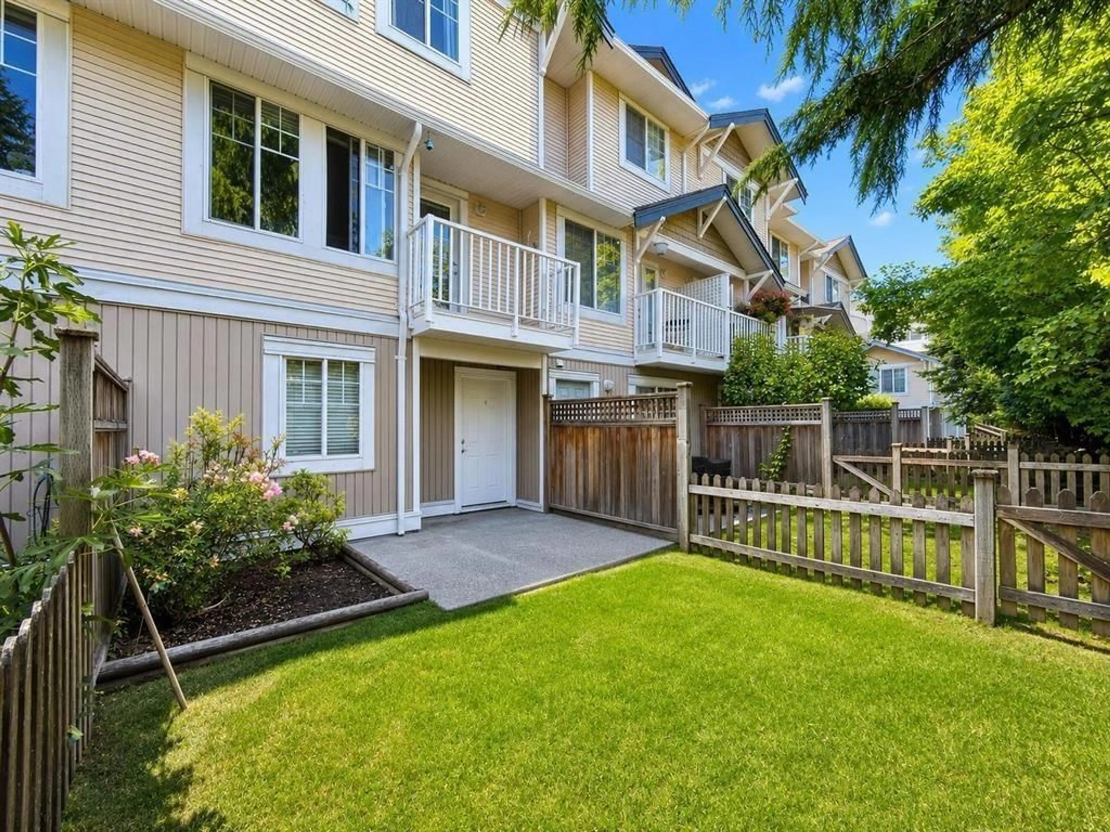 Patio, street for 40 - 6533 121 STREET AVENUE, Surrey British Columbia V3W1M5