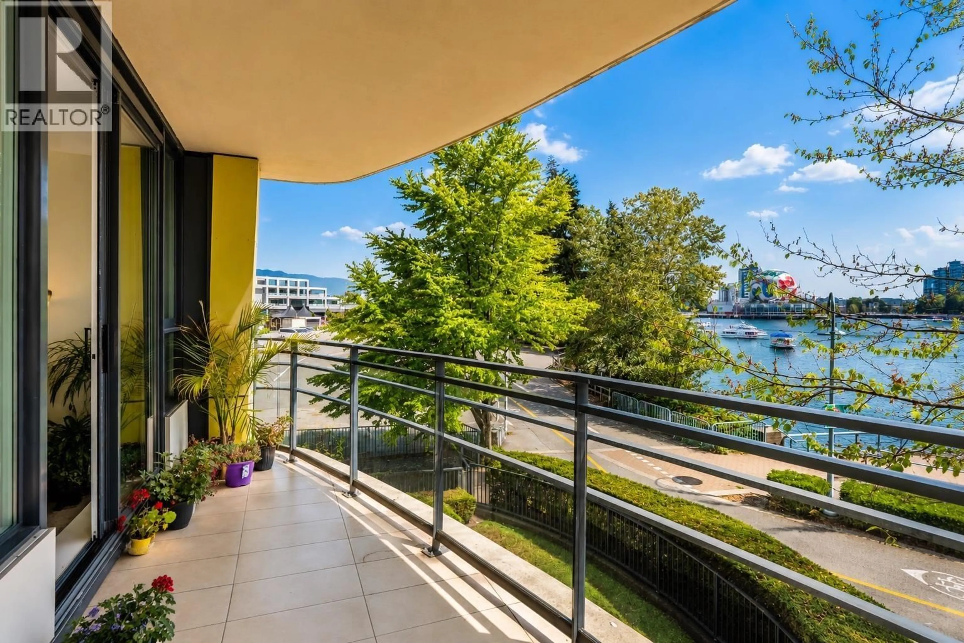Balcony in the apartment, water/lake/river/ocean view for 200 - 9 SMITHE MEWS, Vancouver British Columbia V6B0B6