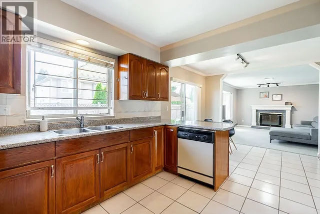 10288 HALL AVENUE, Richmond 5