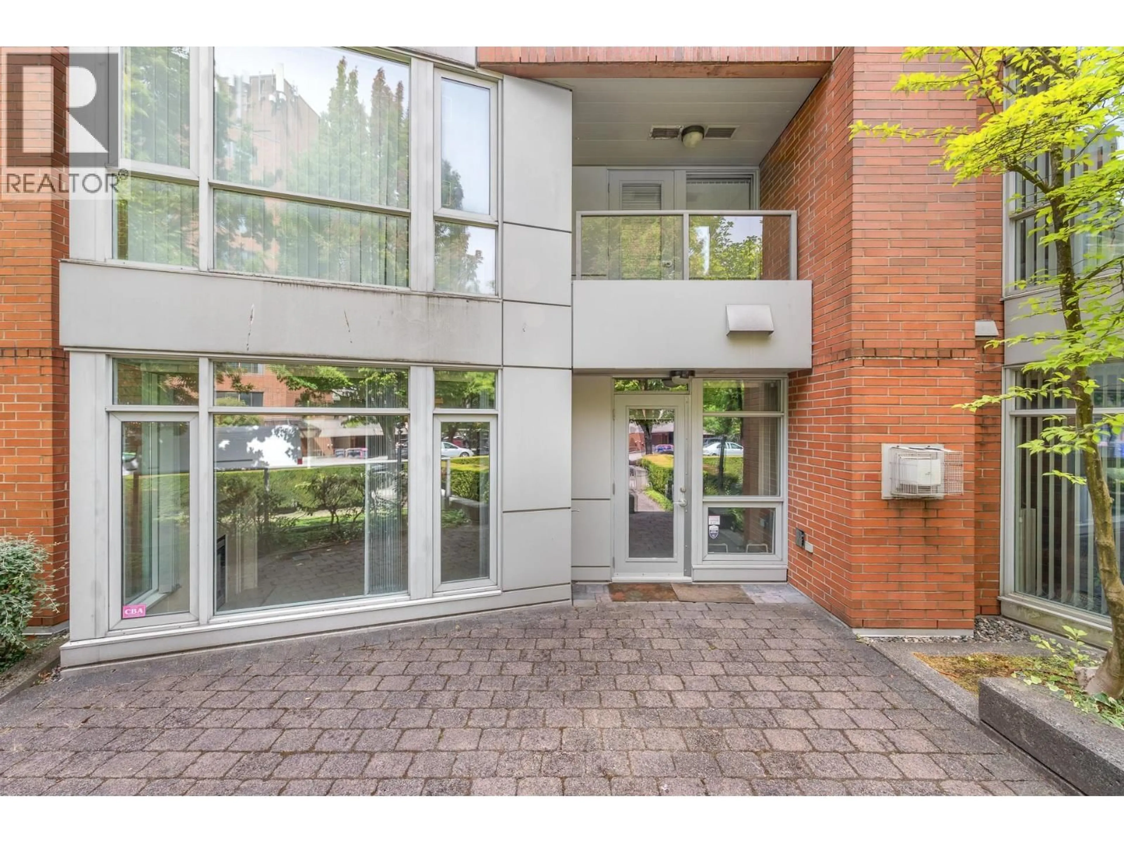Indoor foyer for 201 - 638 45TH AVENUE, Vancouver British Columbia V5Z4R8