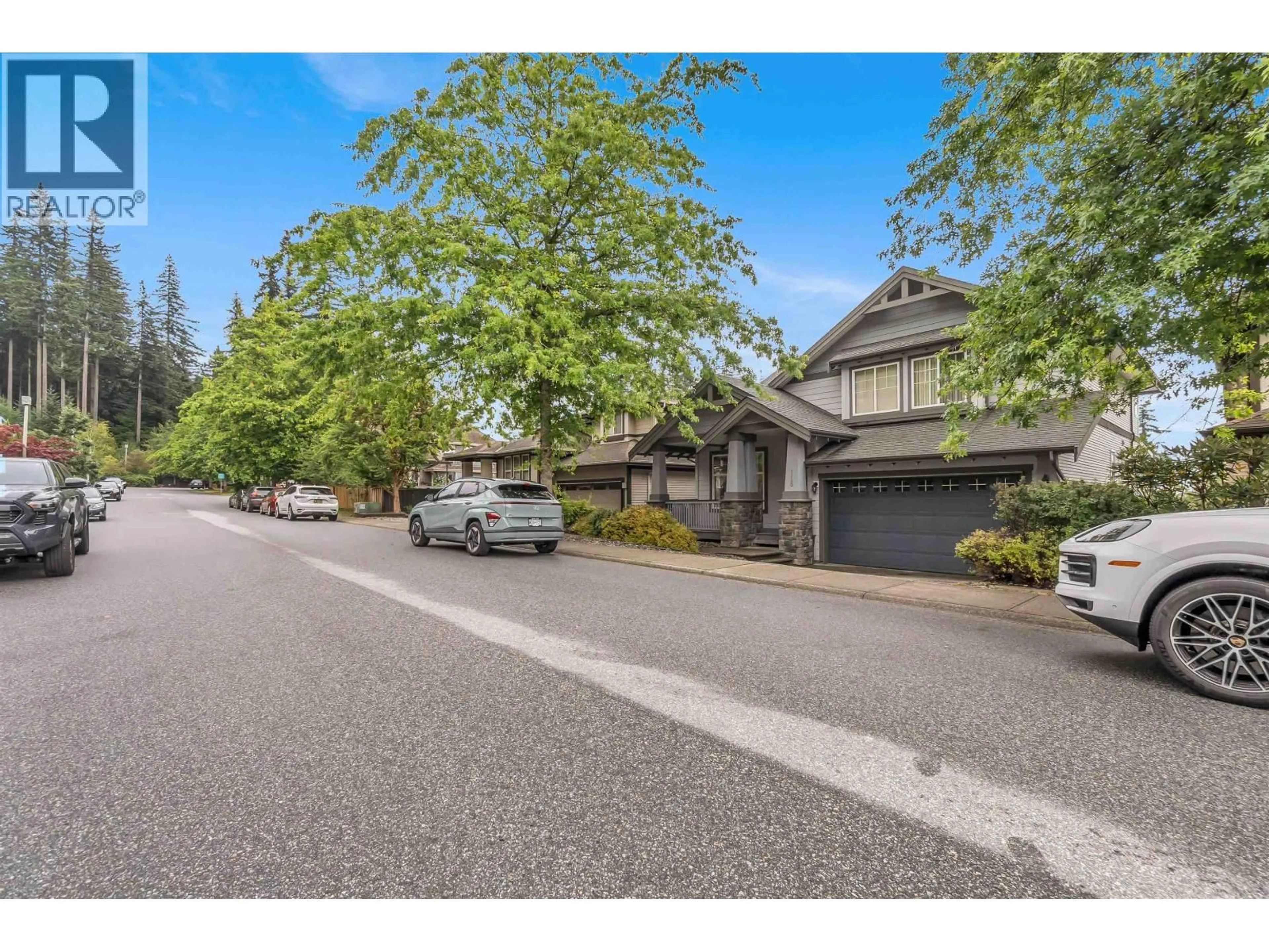 A pic from outside/outdoor area/front of a property/back of a property/a pic from drone, street for 118 FERNWAY DRIVE, Port Moody British Columbia V3H5L9