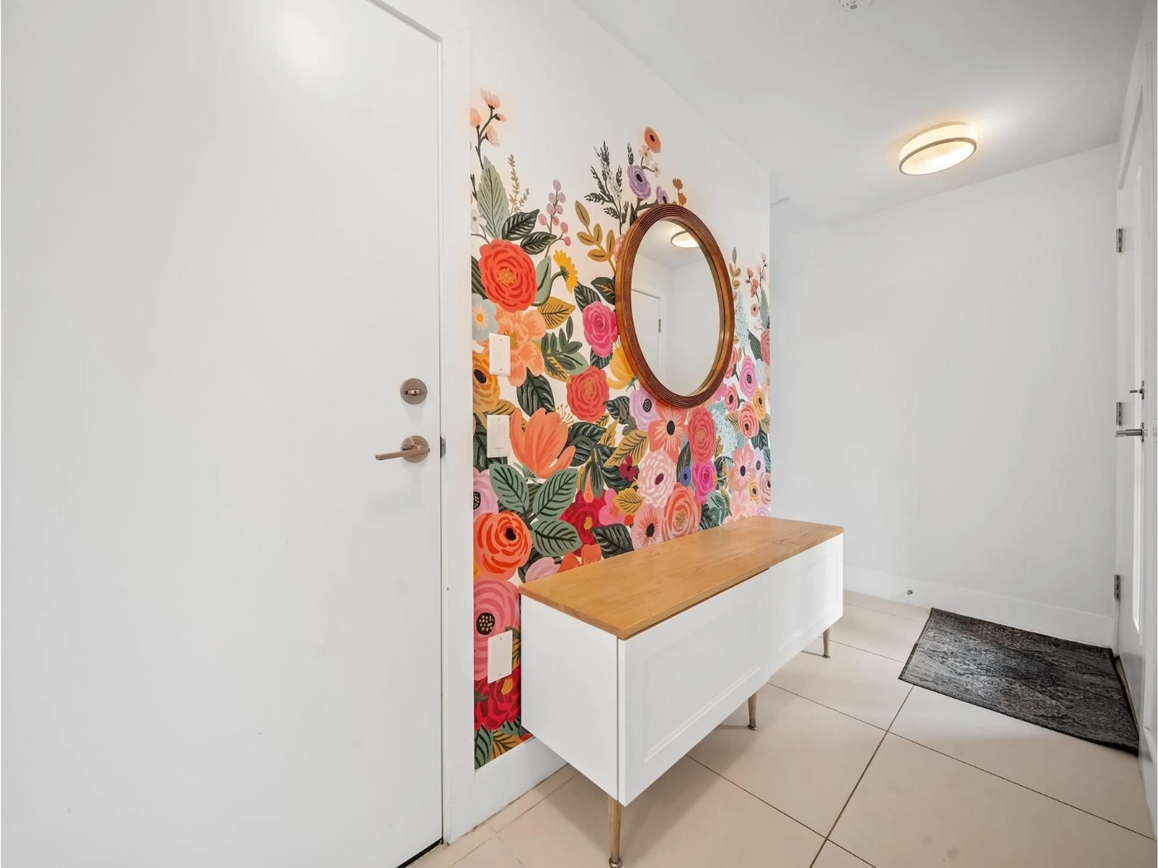 Indoor entryway for 50 - 16685 25 AVENUE, Surrey British Columbia V3Z0Z4