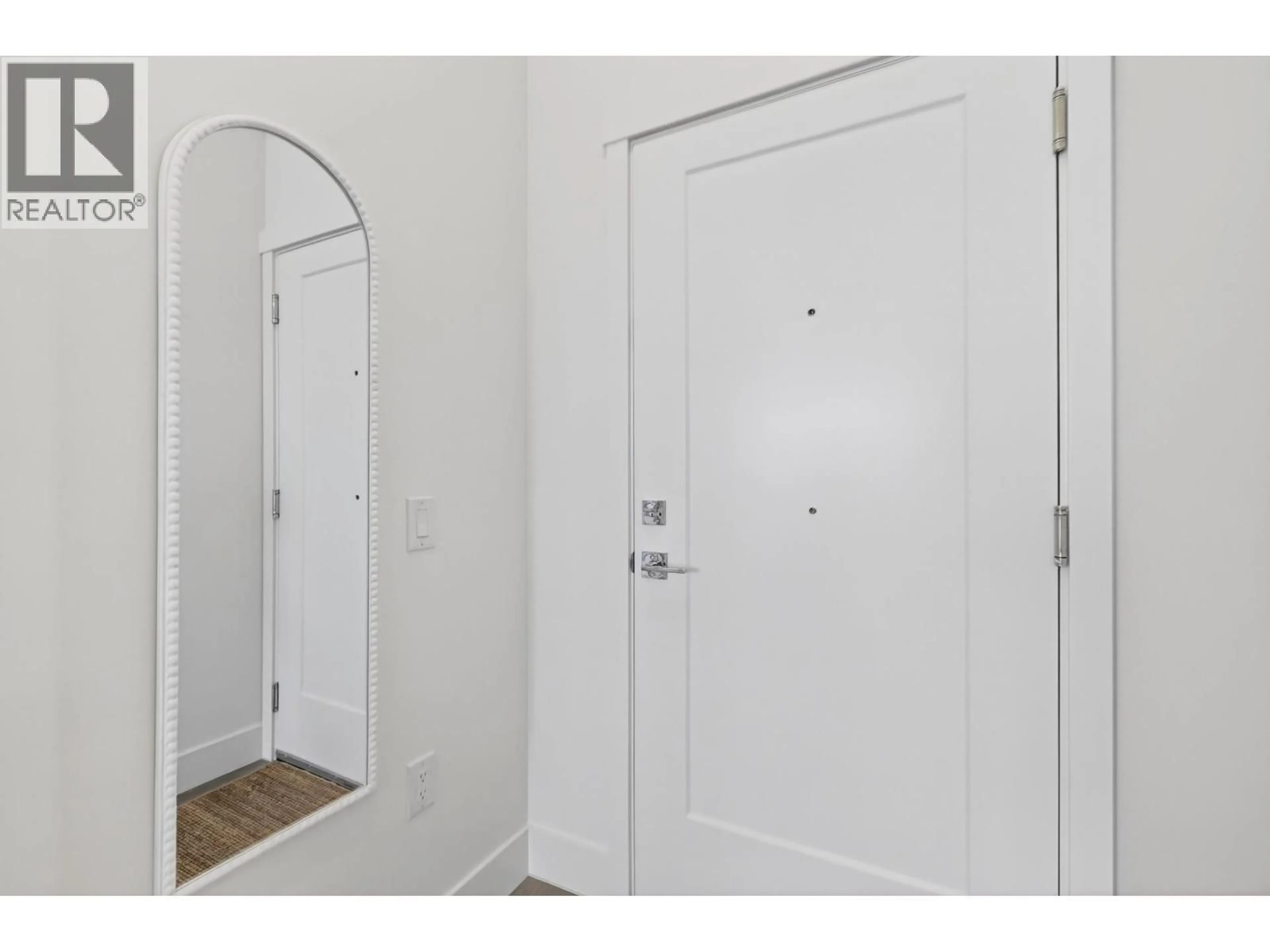 Indoor entryway for 202 - 22348 NORTH AVENUE, Maple Ridge British Columbia V2X9C8
