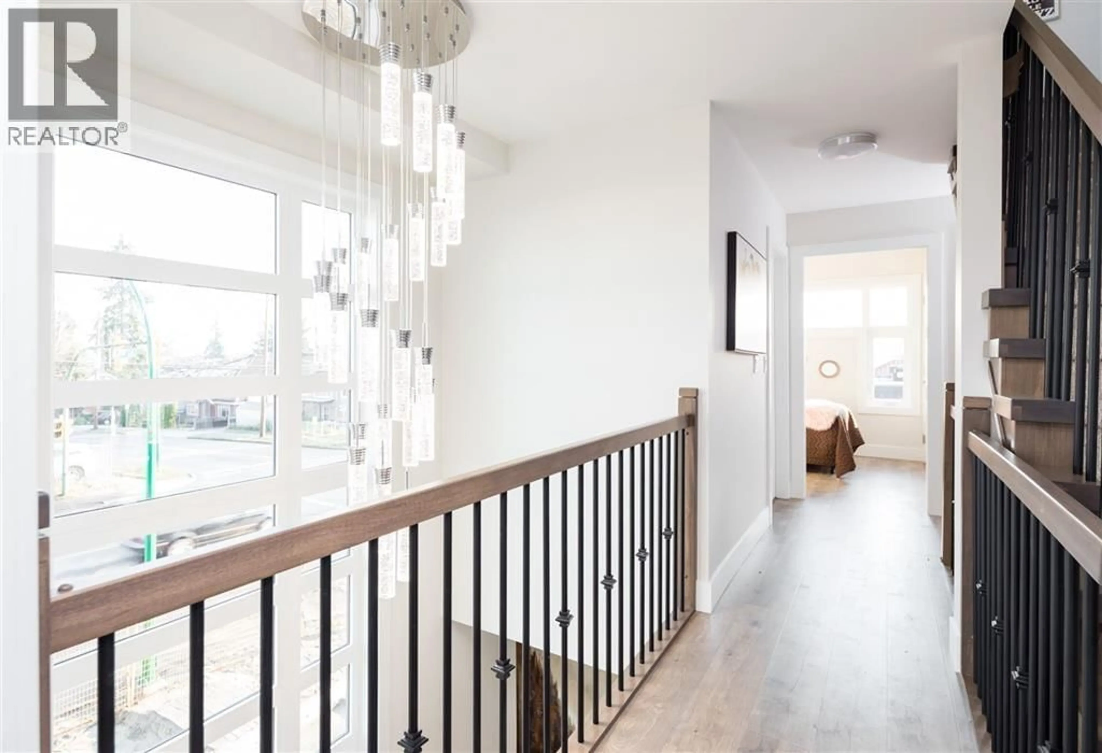 Indoor entryway for 111 - 7499 6TH STREET, Burnaby British Columbia V3N1P2