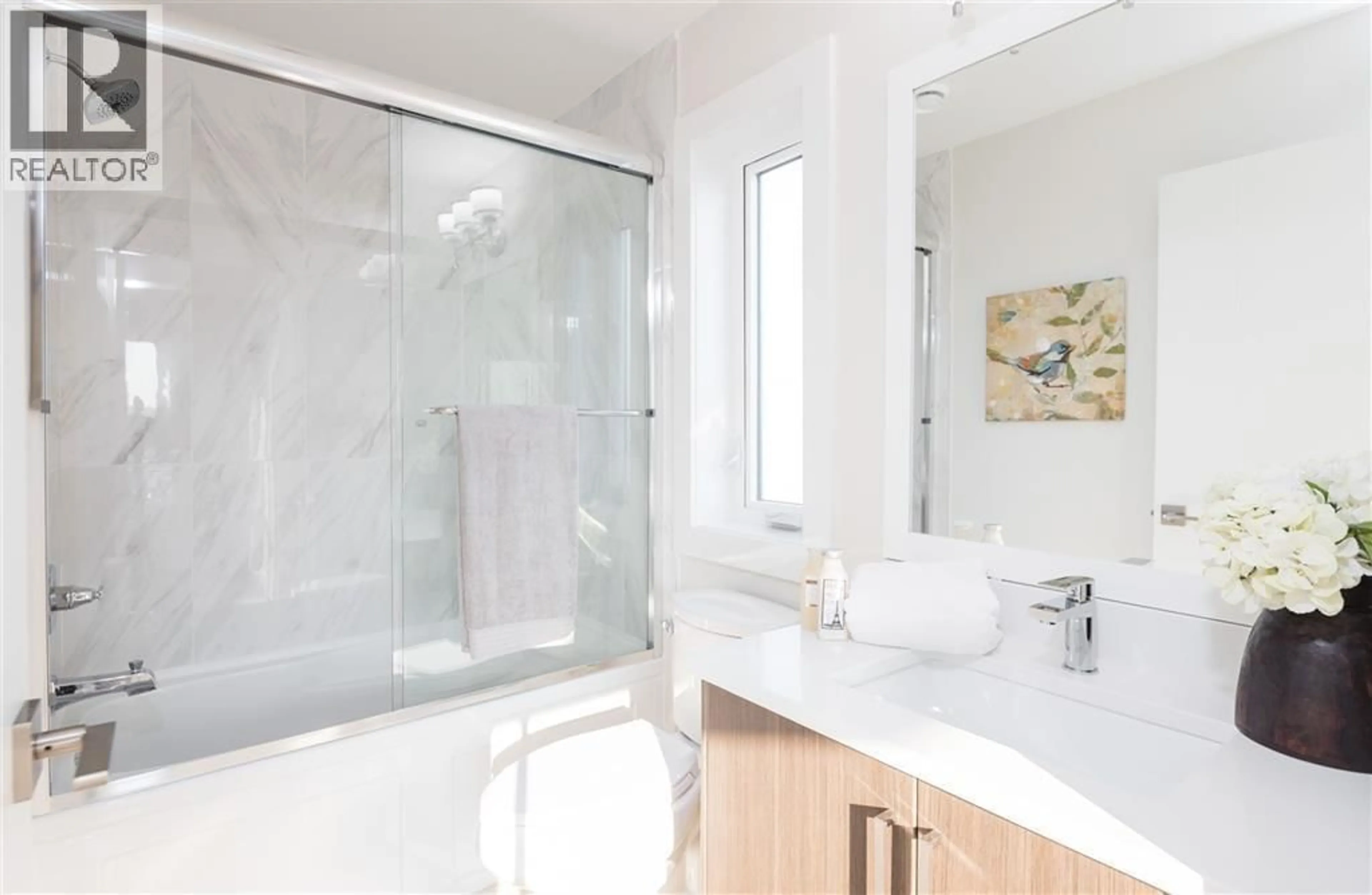 Contemporary bathroom, ceramic/tile floor for 111 - 7499 6TH STREET, Burnaby British Columbia V3N1P2