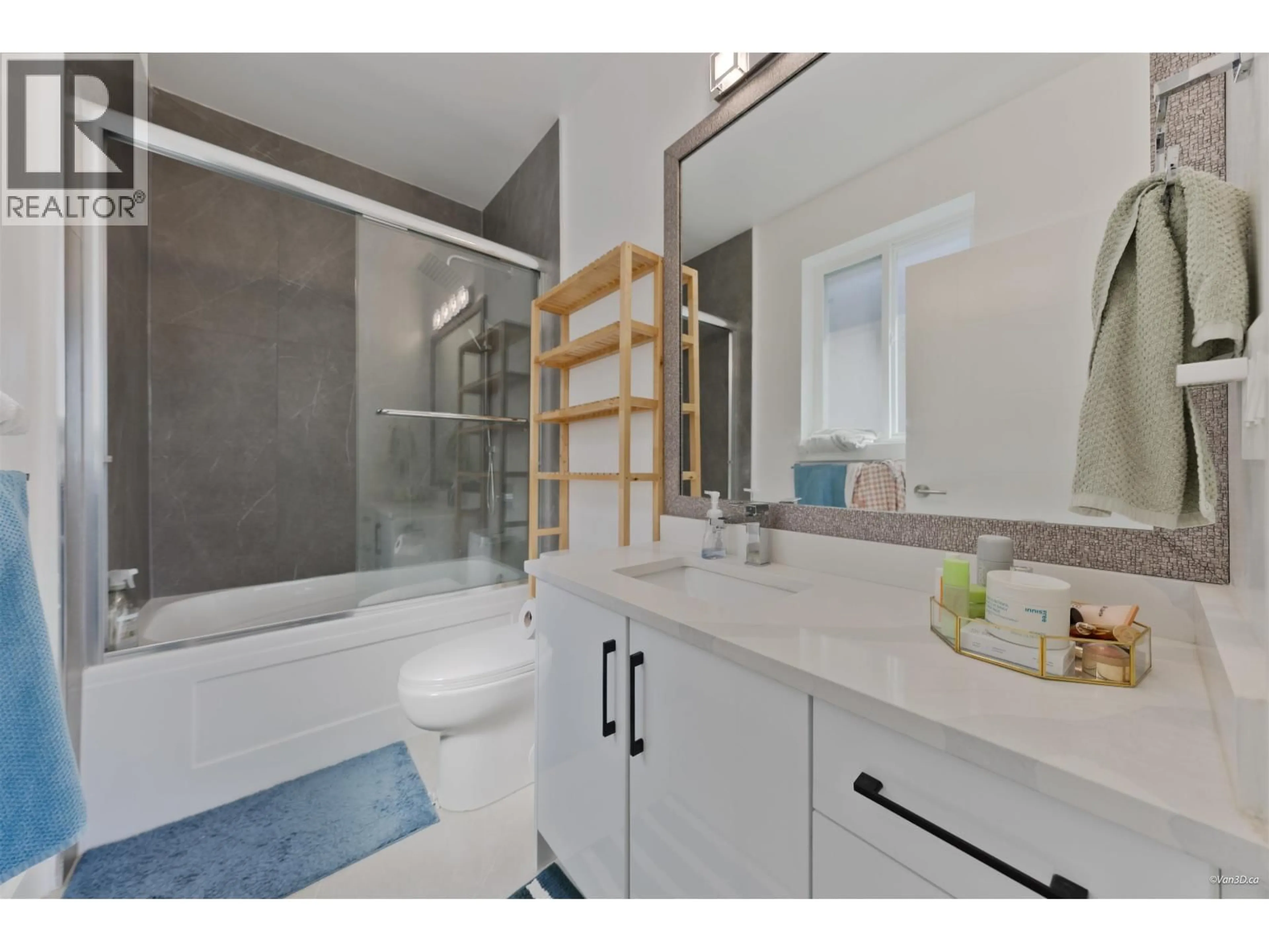 Contemporary bathroom, ceramic/tile floor for 6532 KNIGHT STREET, Vancouver British Columbia V5P2W2