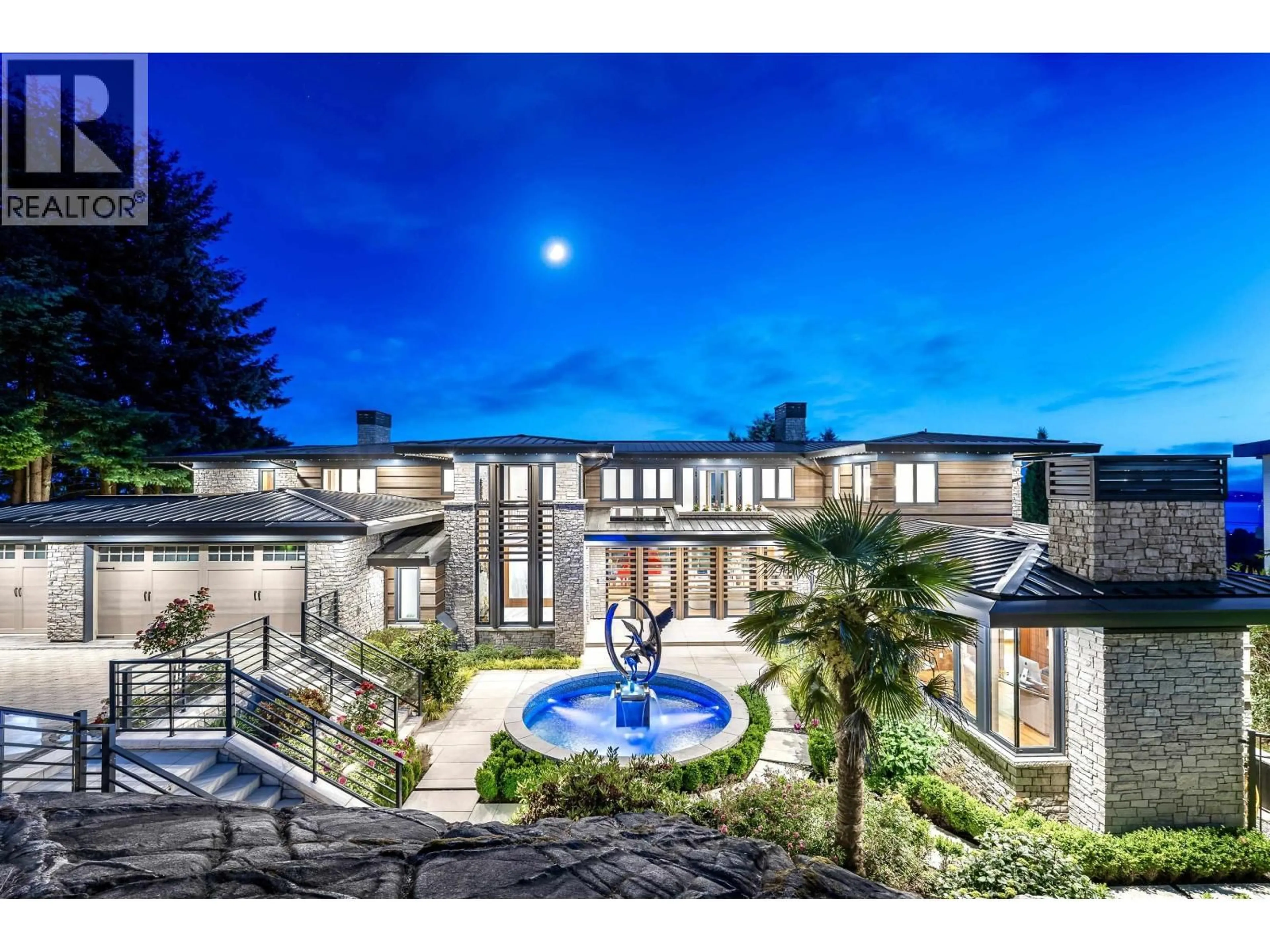 A pic from outside/outdoor area/front of a property/back of a property/a pic from drone, mountain view for 1036 EYREMOUNT DRIVE, West Vancouver British Columbia V7S2B3