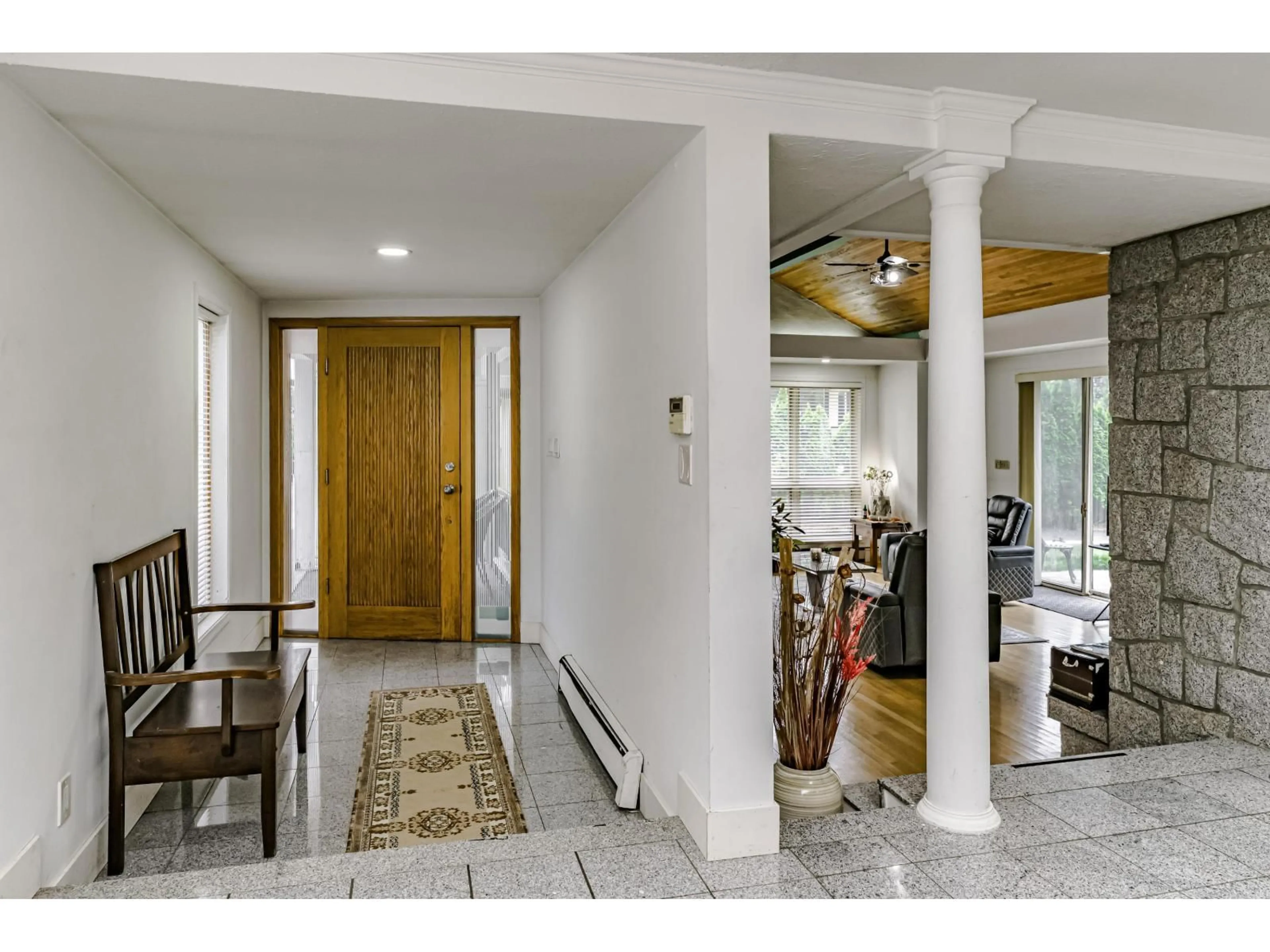 Indoor entryway for 13439 56 AVENUE, Surrey British Columbia V3X2Z5