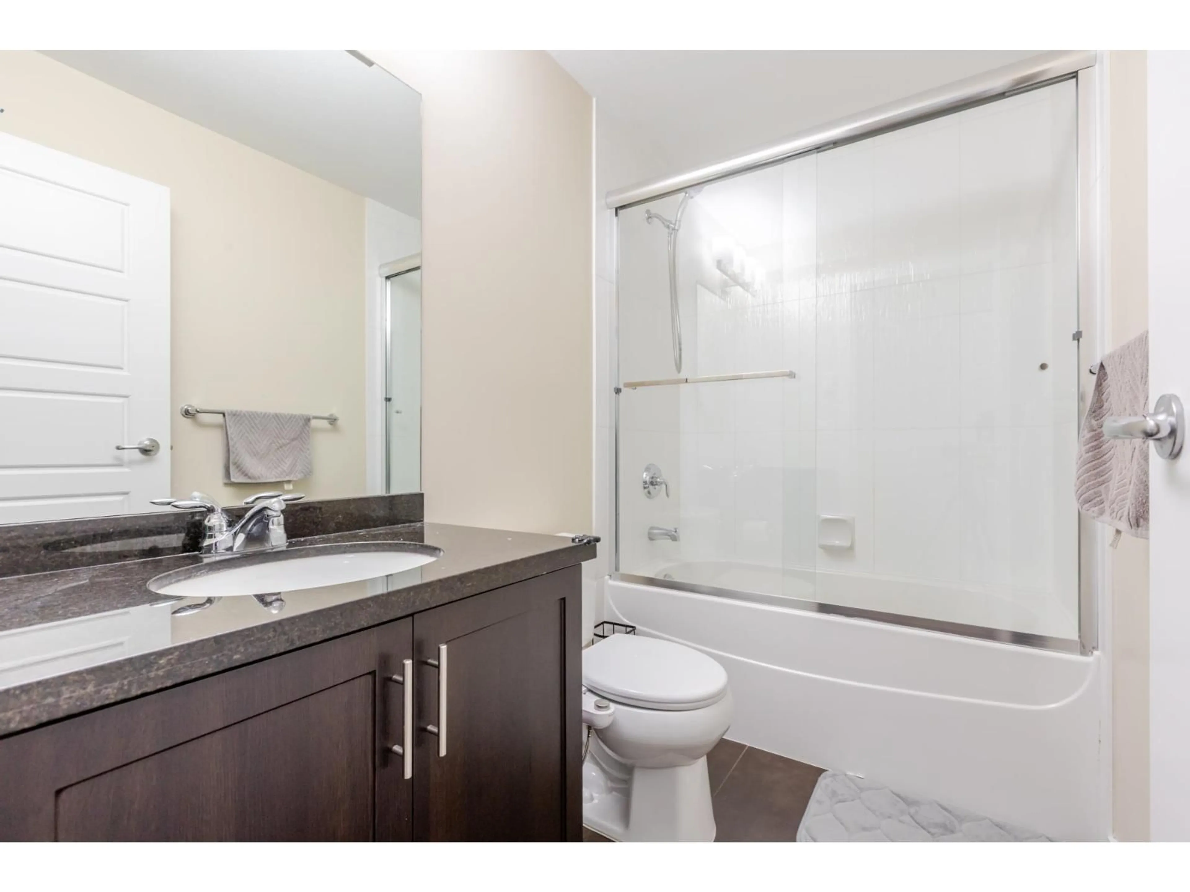 Standard bathroom, unknown for 80 - 14356 63A AVENUE, Surrey British Columbia V3X0E3