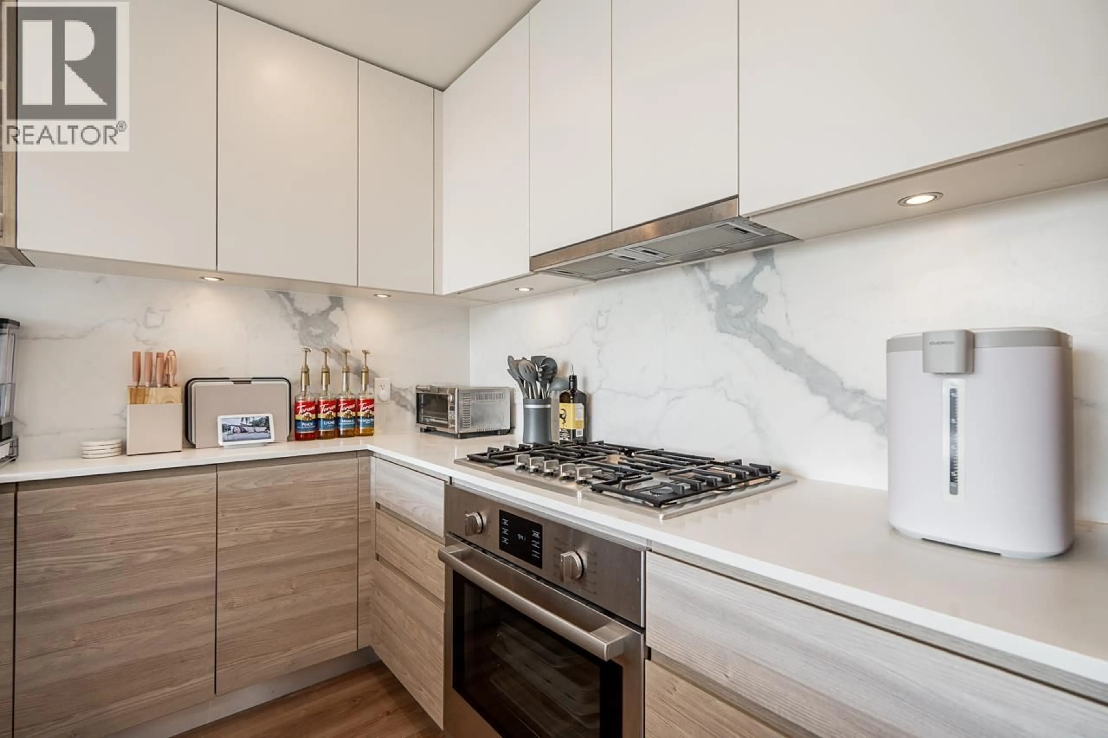 Standard kitchen, unknown for 2004 - 585 AUSTIN AVENUE, Coquitlam British Columbia V3K0G6