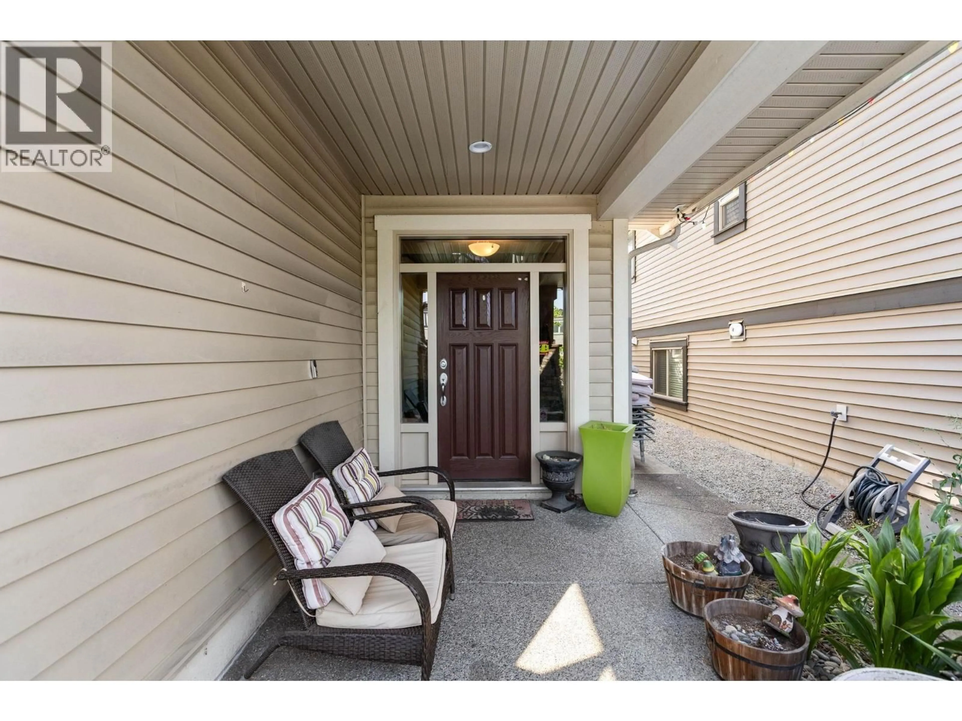 Indoor entryway for 13320 236 STREET, Maple Ridge British Columbia V4R0E4