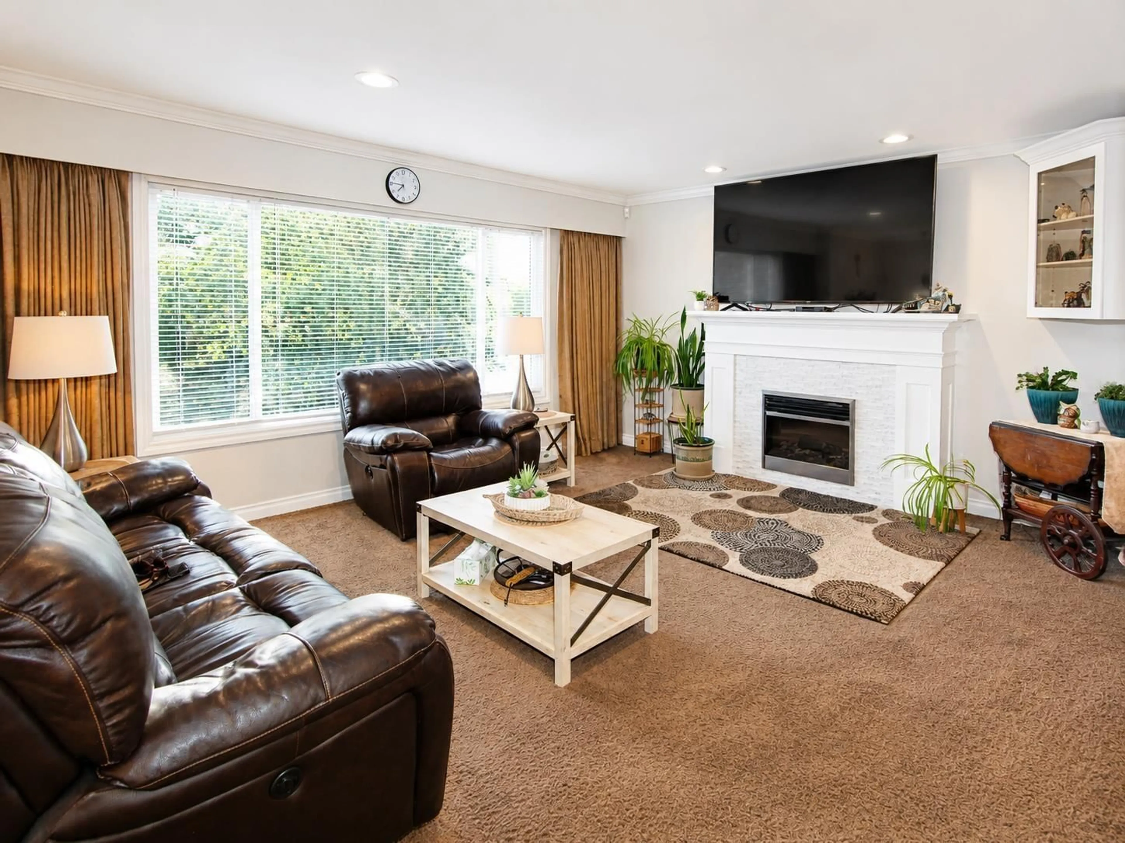 Living room with furniture, unknown for 6780 SCHOOL LANE, Chilliwack British Columbia V2R2C9