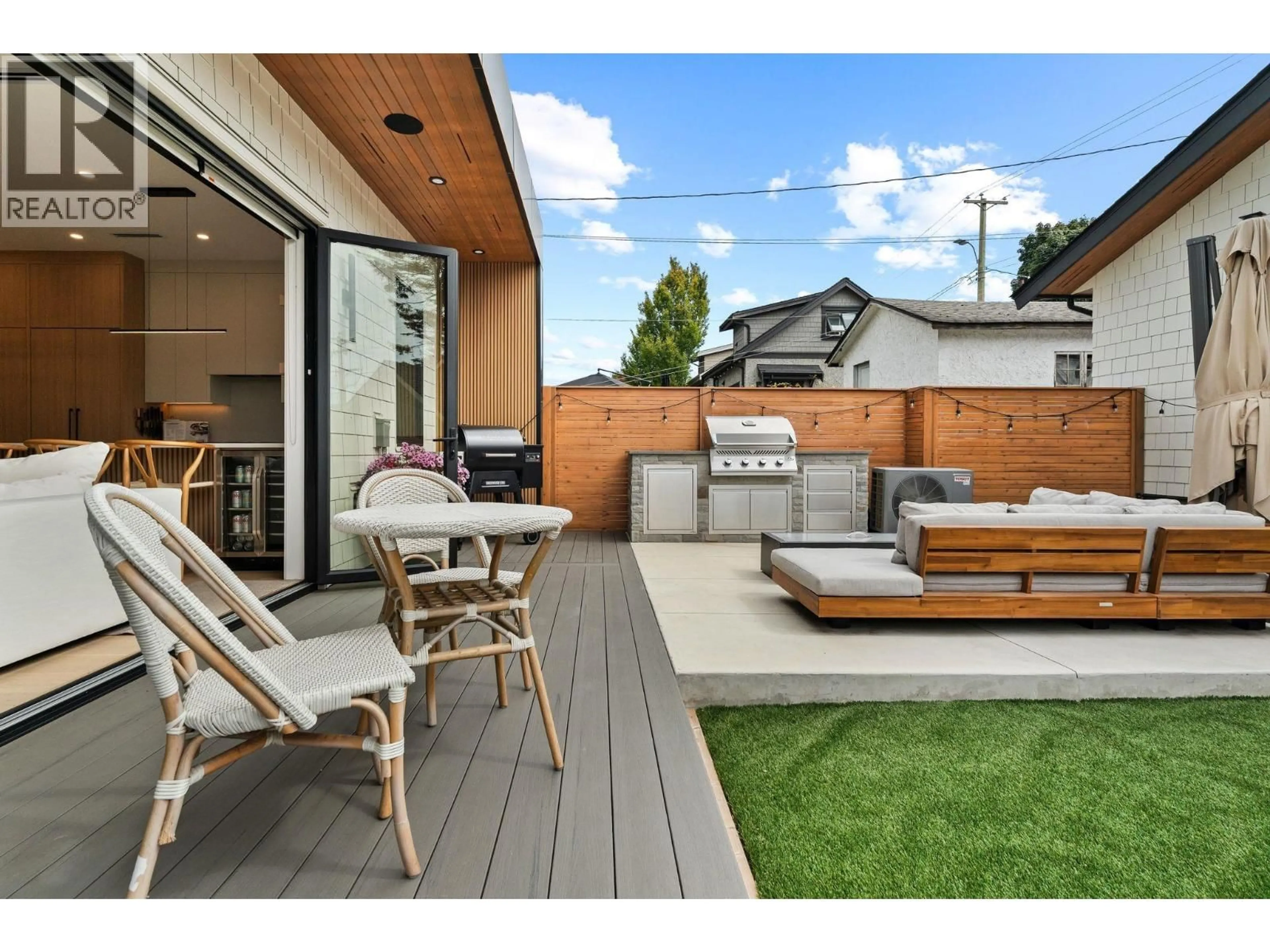 Patio, street for 2 - 312 37TH AVENUE, Vancouver British Columbia V5W1E7