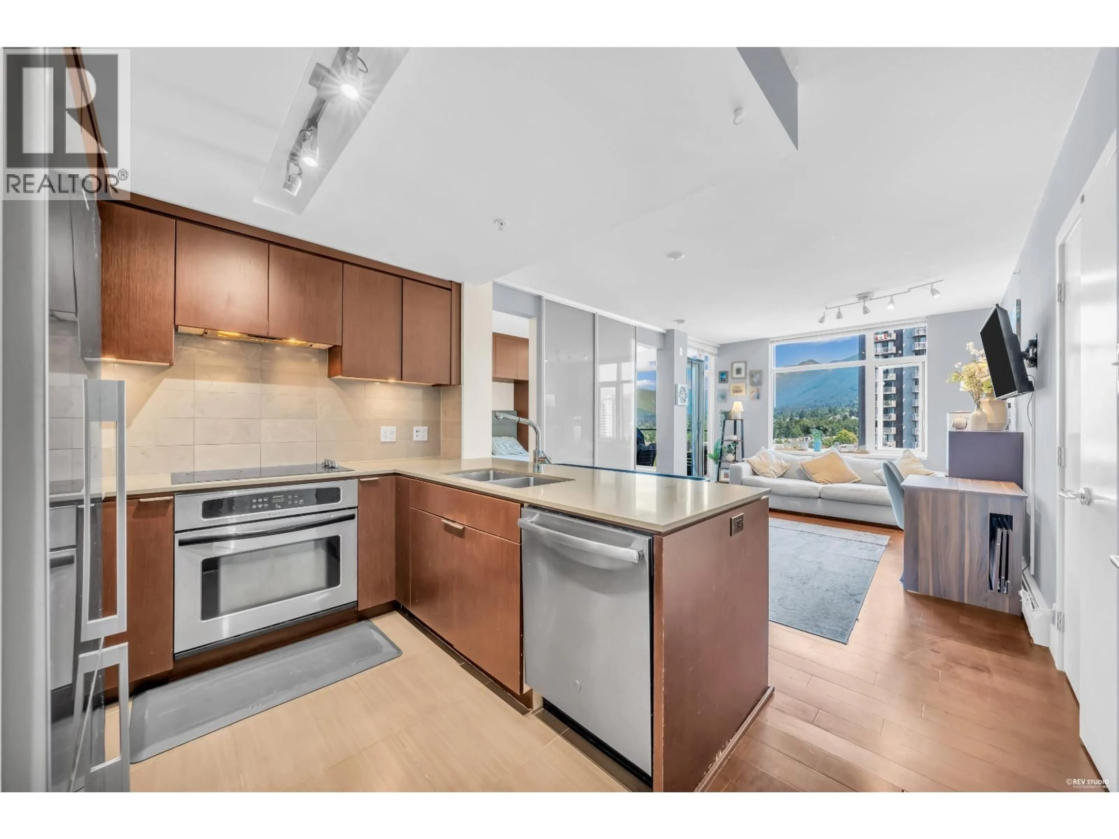 Open concept kitchen, unknown for 1301 - 158 13TH STREET, North Vancouver British Columbia V7M0A7