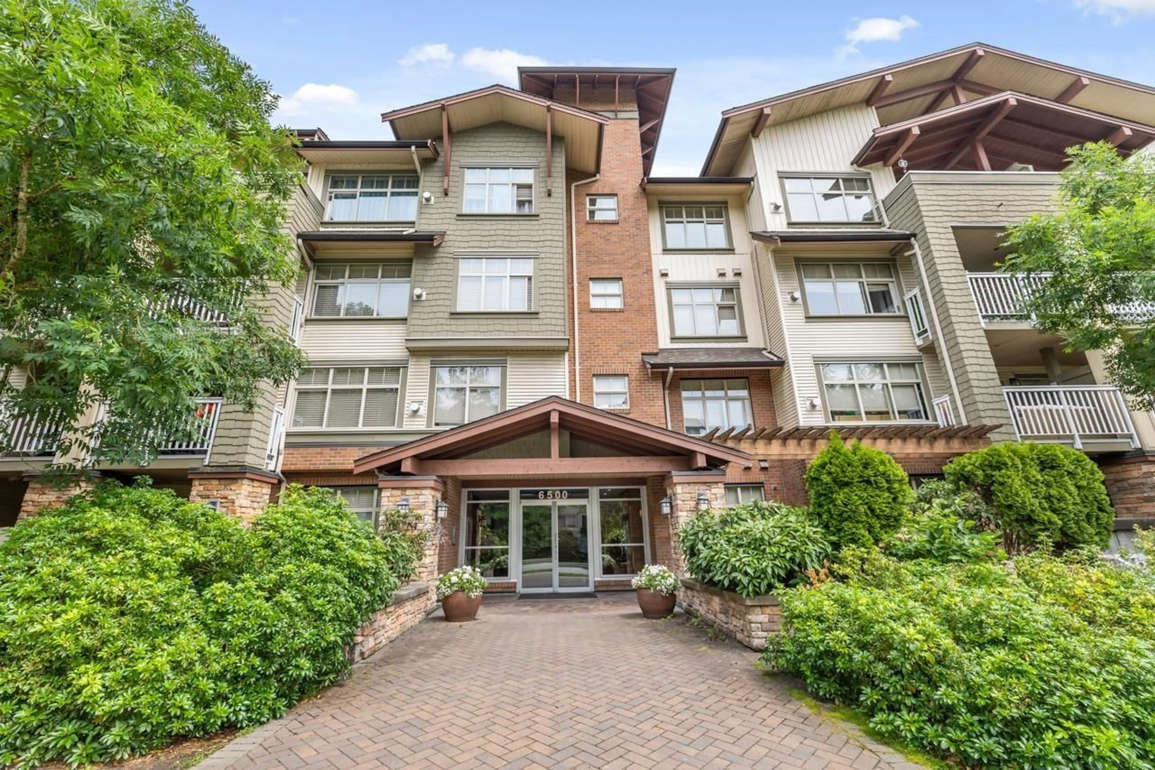 Unknown for 214 - 6500 194 STREET, Surrey British Columbia V4N5X4