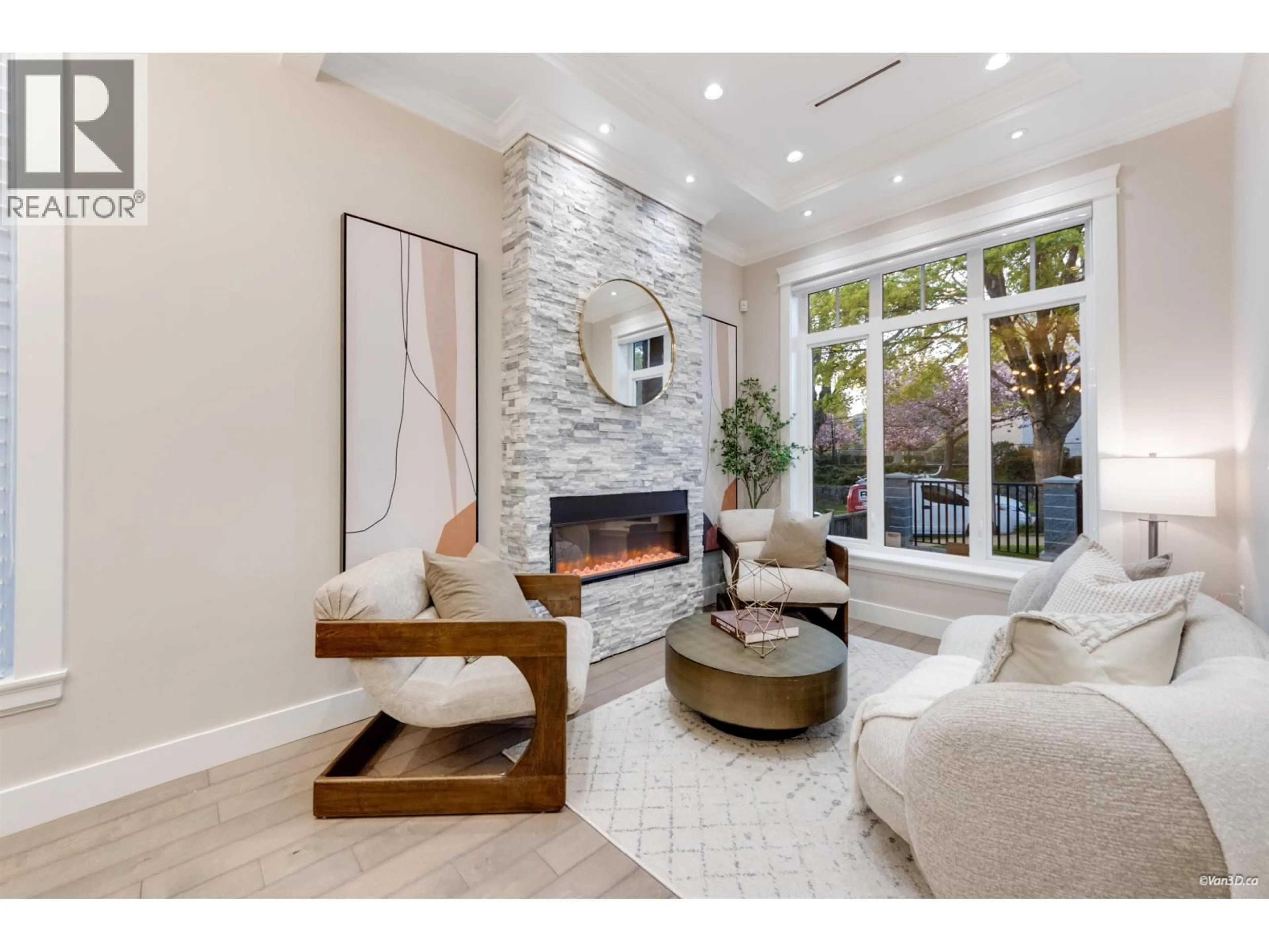 Living room with furniture, ceramic/tile floor for 3582 FRANKLIN STREET, Vancouver British Columbia V5K1Y5