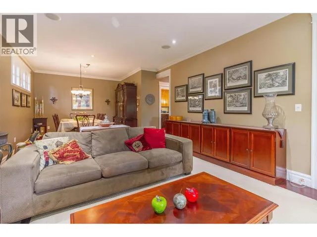 358 14TH STREET, North Vancouver 5