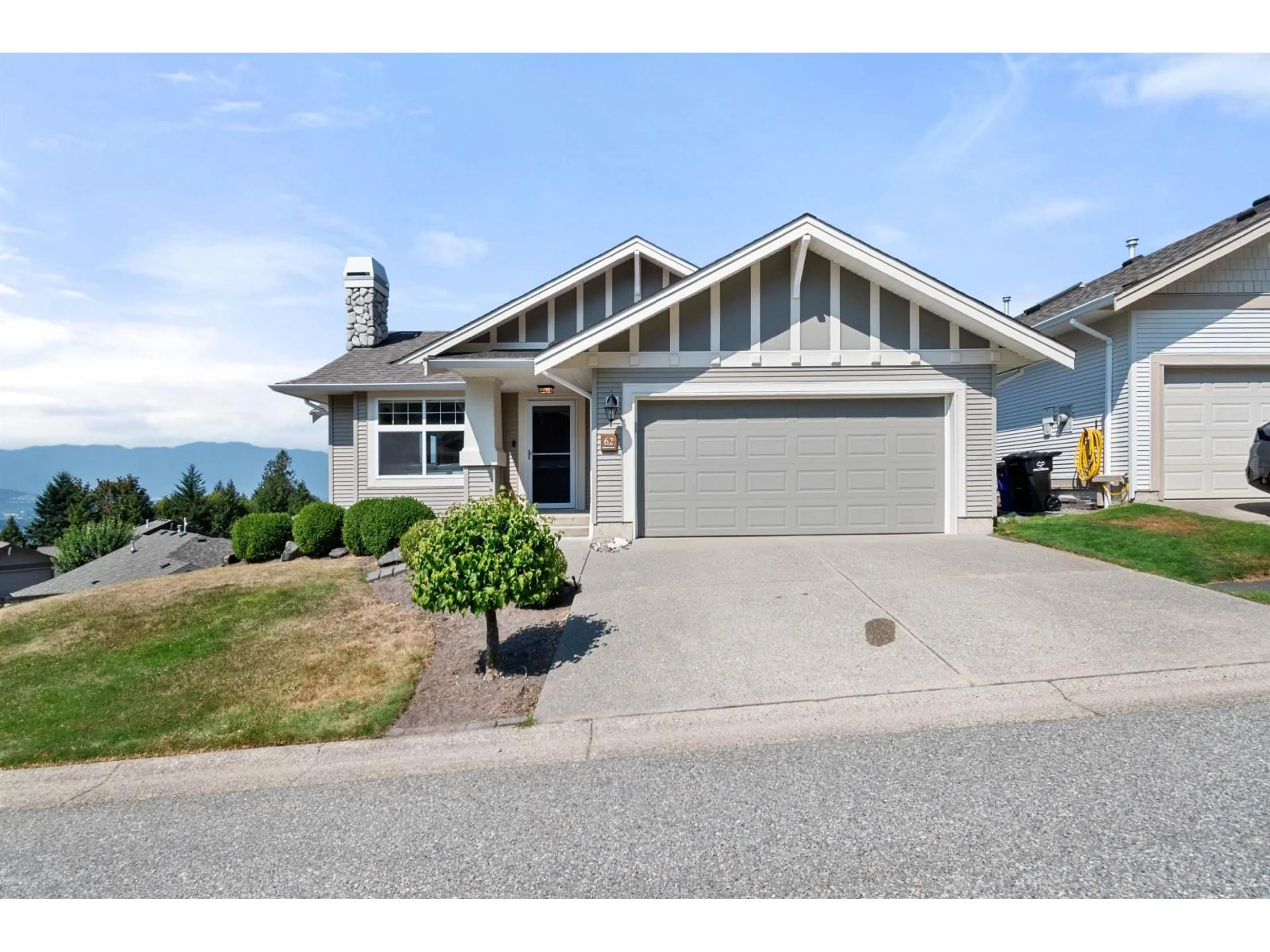 Home with vinyl exterior material, street for 62 - 5700 JINKERSON ROAD, Chilliwack British Columbia V2R5N6