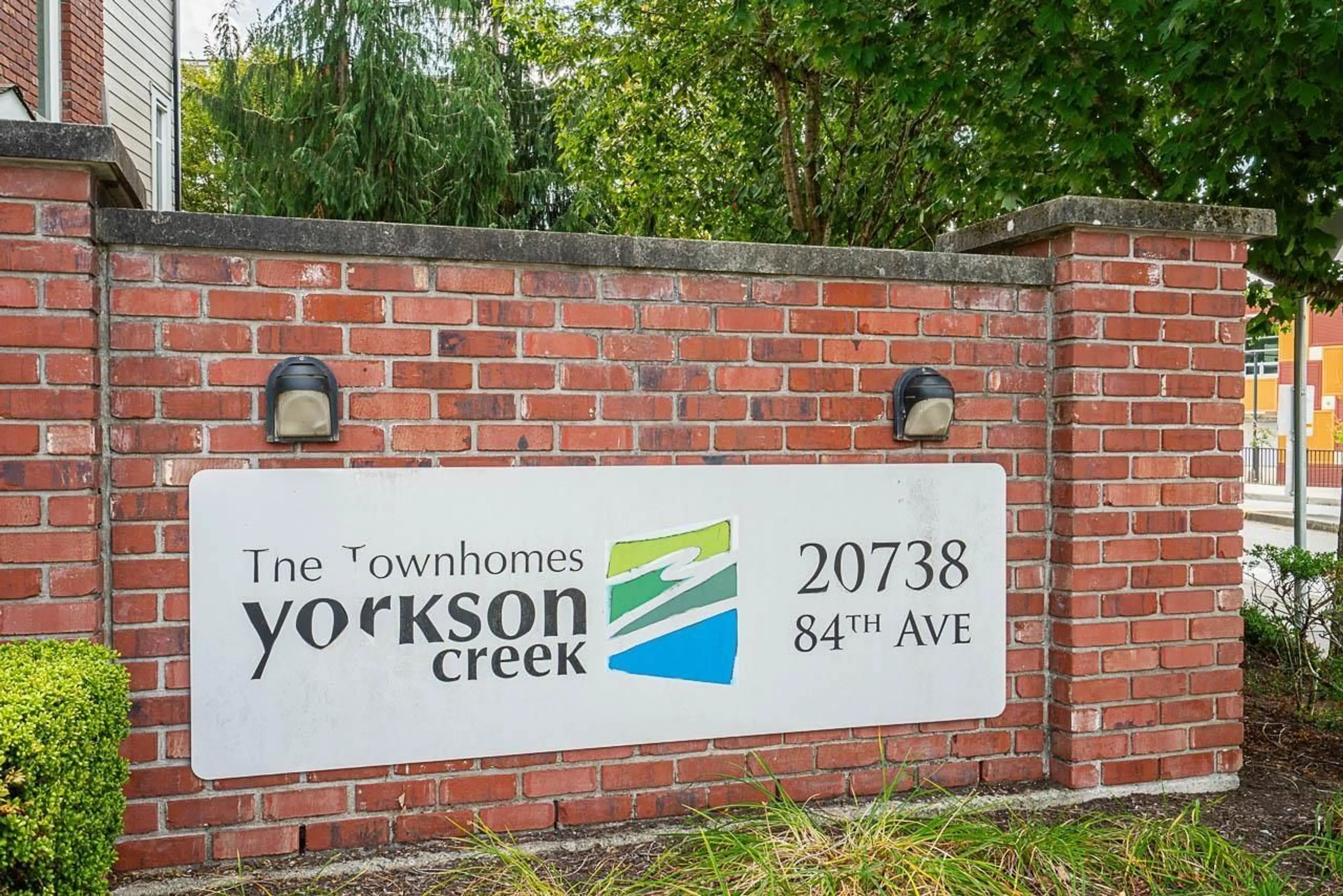 Indoor foyer for 55 - 20738 84 AVENUE, Langley British Columbia V2Y0J6