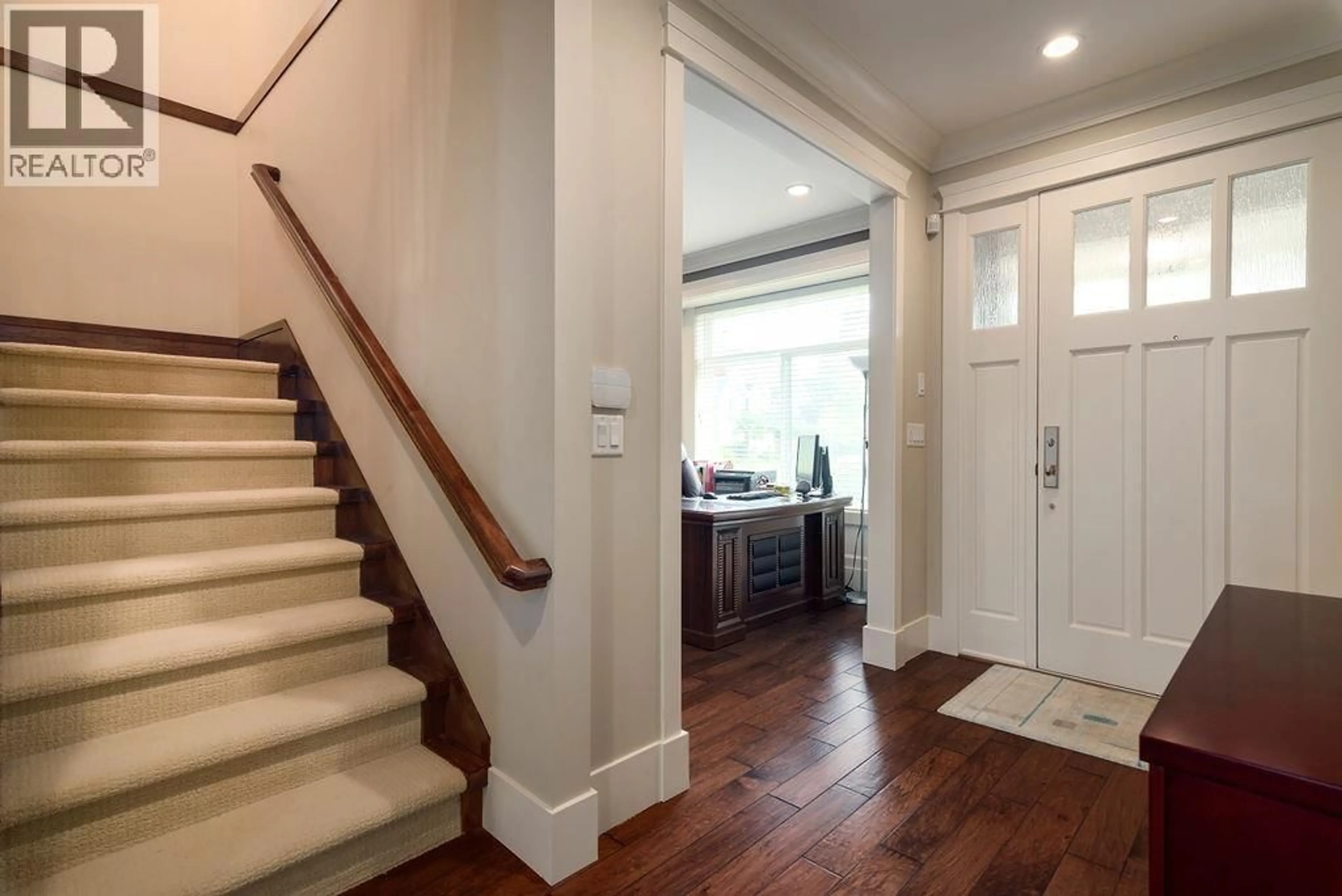 Indoor entryway for 5509 COVE INLET ROAD, Ladner British Columbia V4K5H2